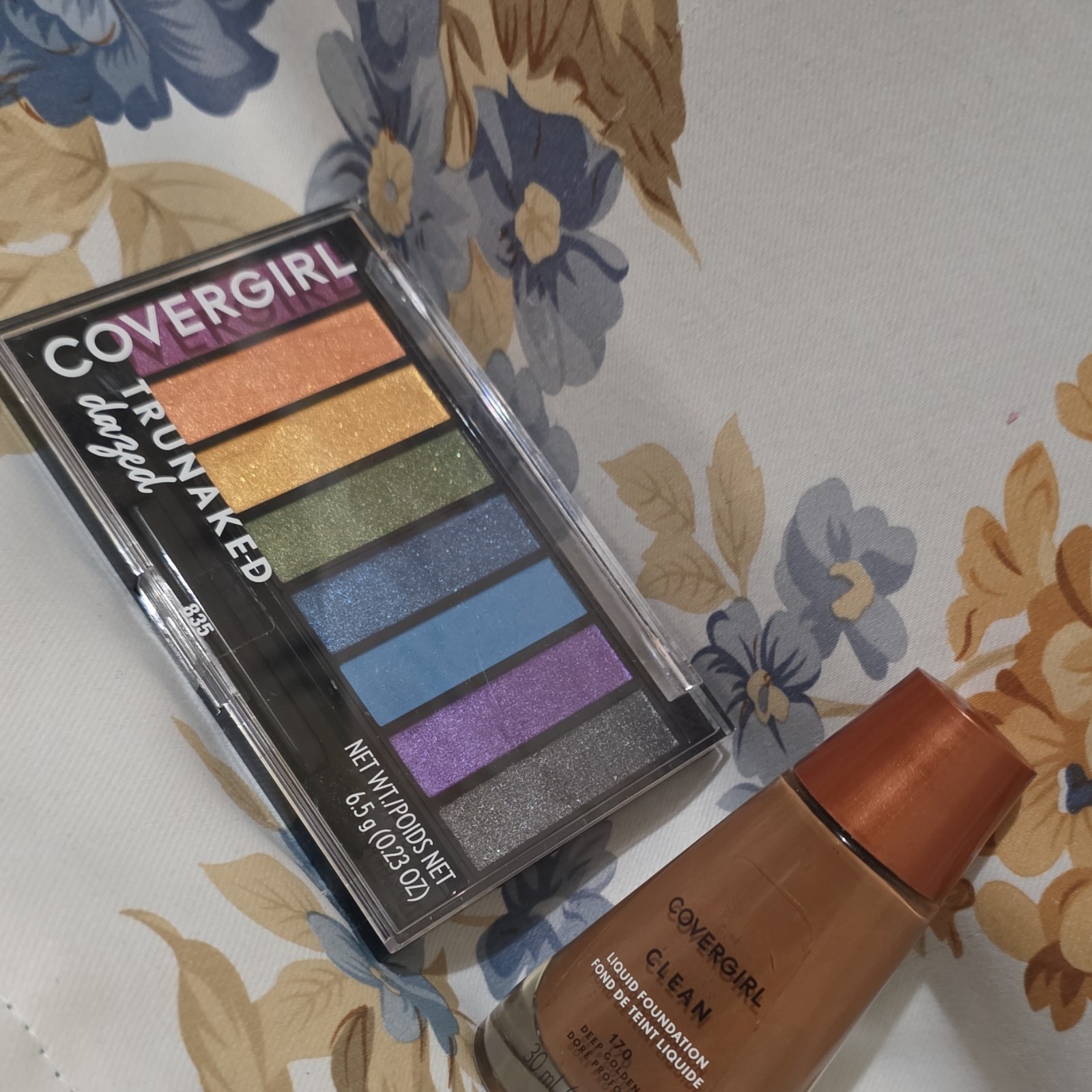 COVERGIRL TruNaked Dazed 835 Eyeshadow, Clean Foundation 170 Deep Golden Lot