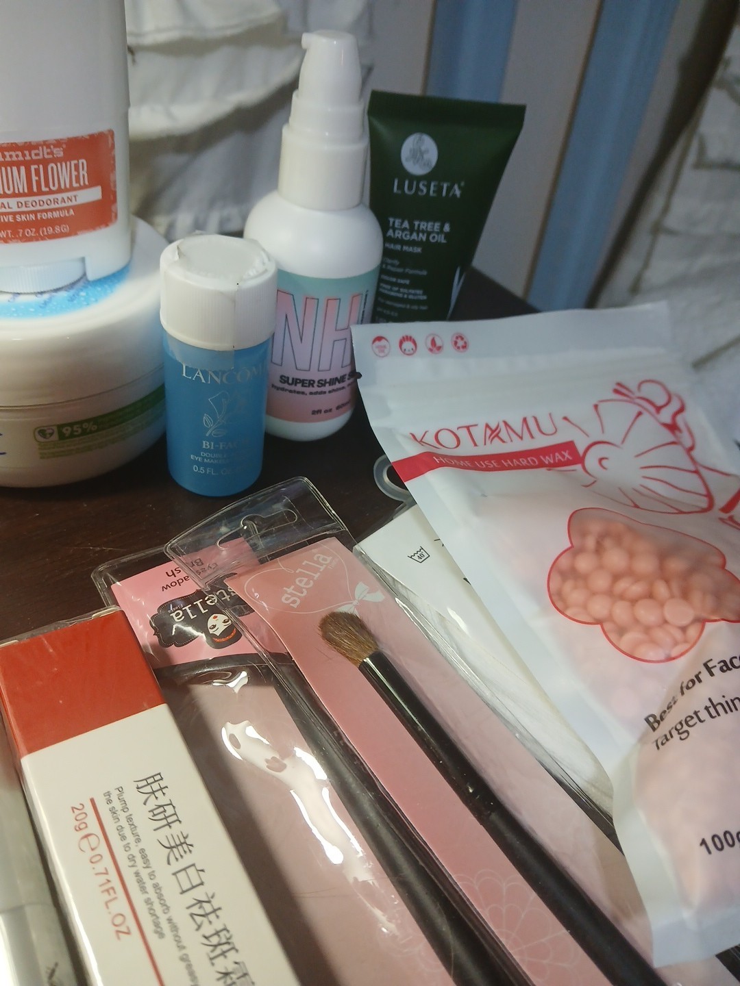 Lot of Makeup & Beauty Deluxe Samples + Full Size Nivea Briogeo + More