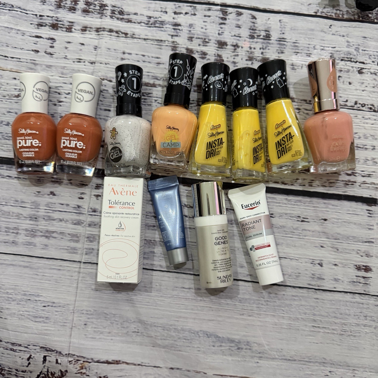 HUGE LOT OF MAKE UP AND TRAVEL SIZE ITEMS MAYBELLINE COVERGIRL TRESEMME