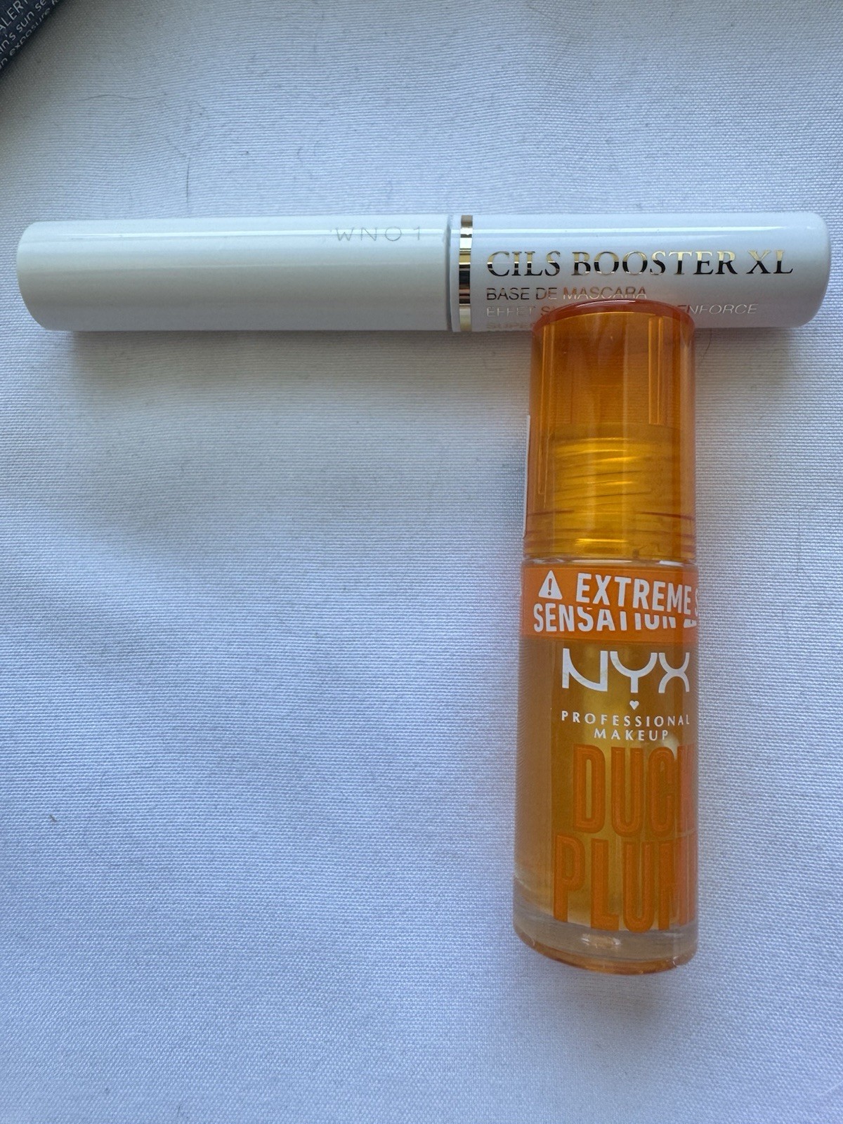 Lot 14 Sample, Full Size Makeup, Charcoal Space Bar, Eyelashes Travel Size NWB