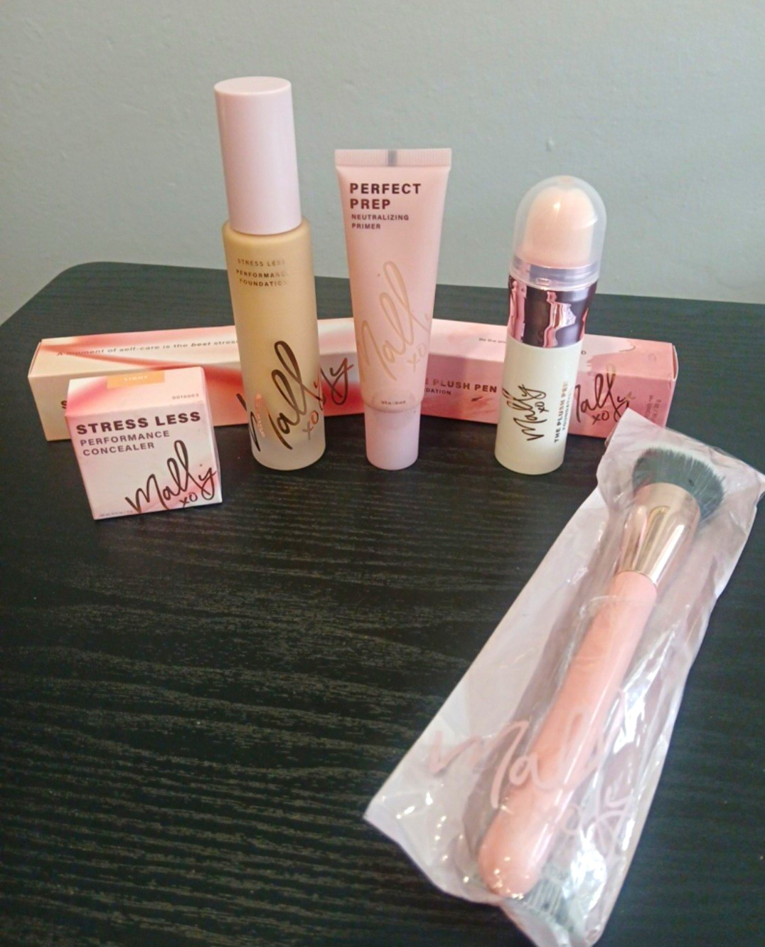 Mally Makeup Lot Stress Less Foundation Concealer Primer Plush Pen Brush Beige