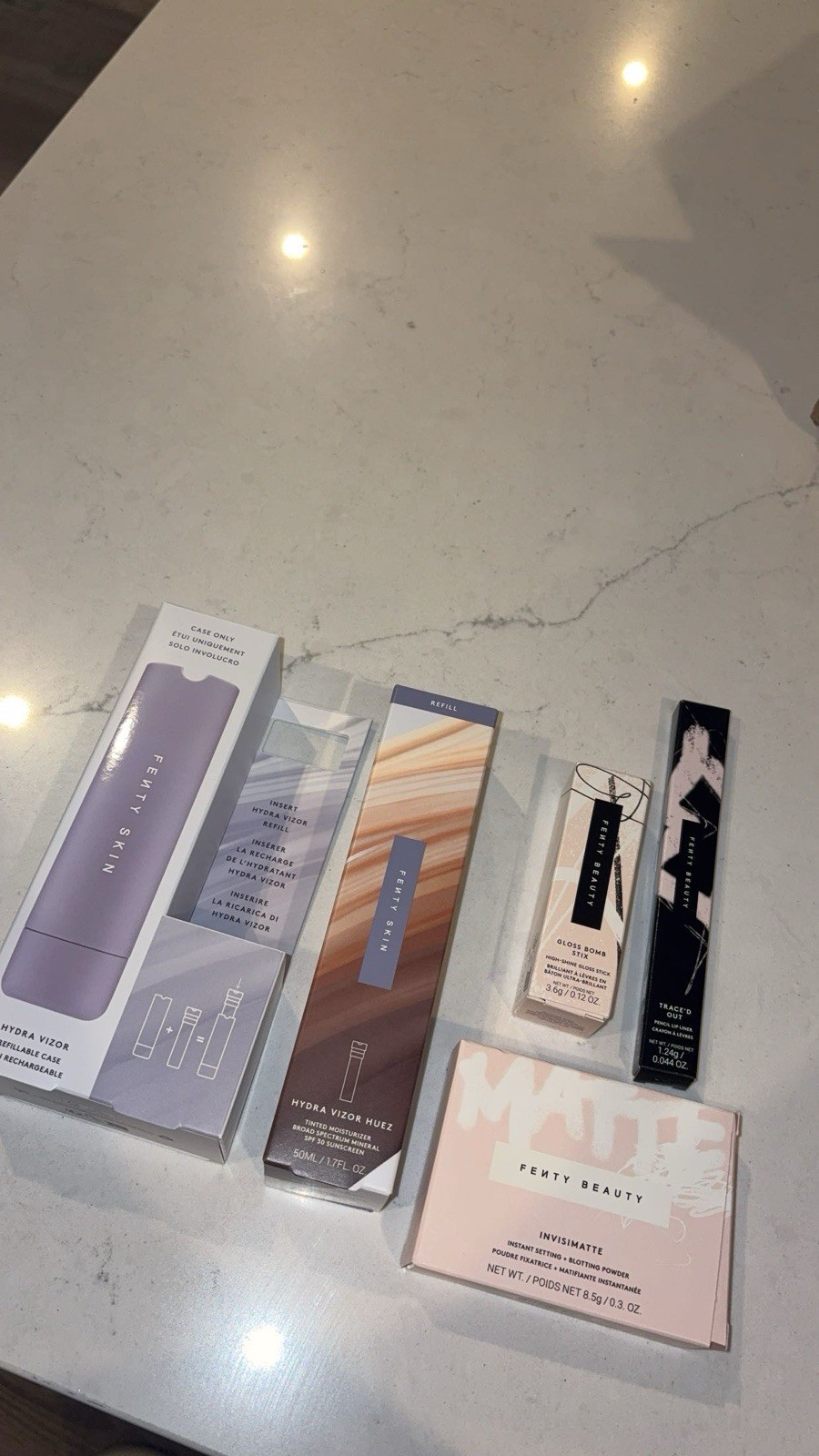 Fenty Beauty Mixed Hydra Vizor shade 4 SPF SPF, Invisimatte, lipstick & liner