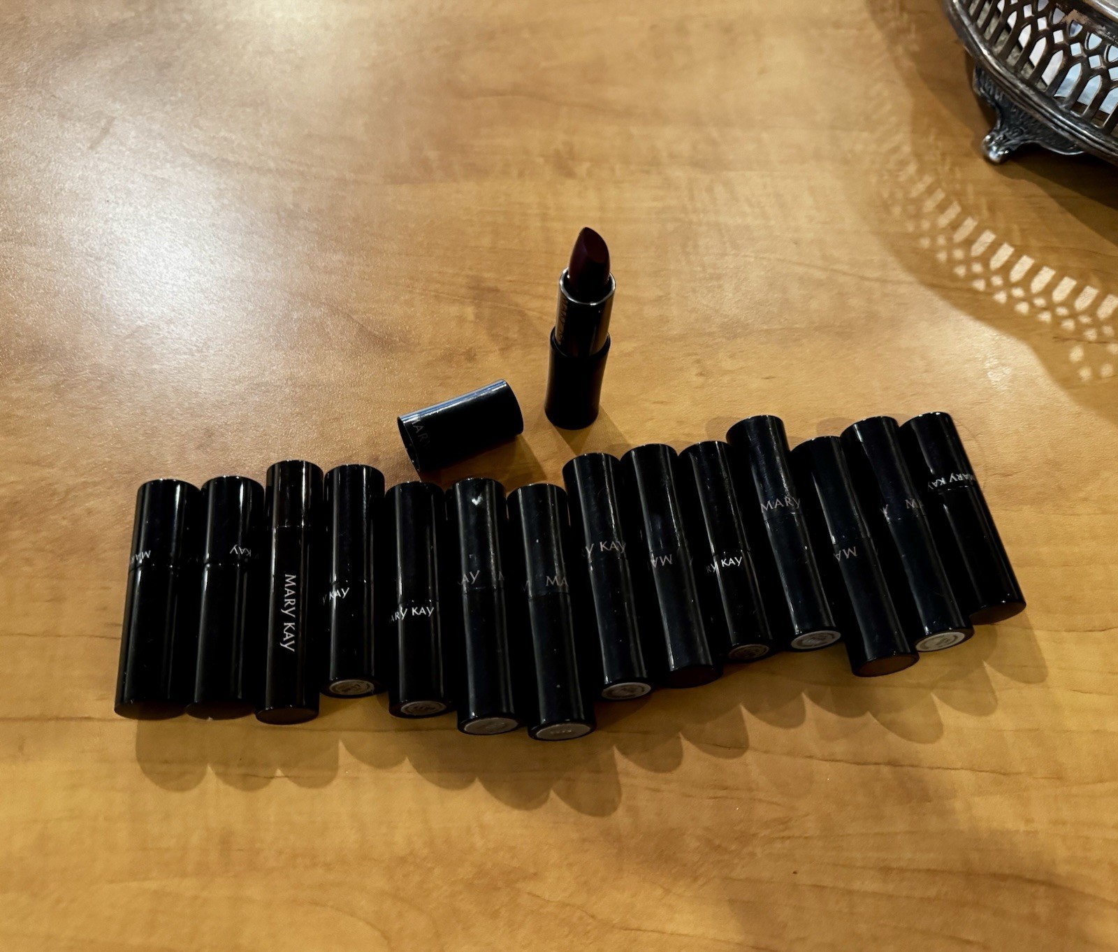 Mary Kay – Discontinued Lipsticks Full Size- 8 Rich Fig + 6 Puro Mirtillo – NEW