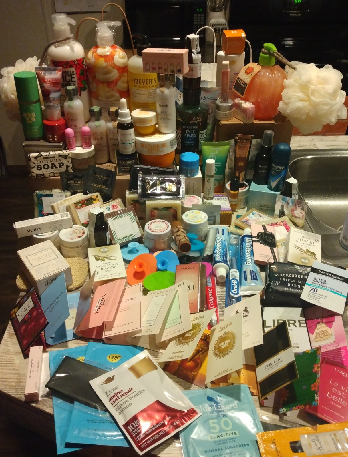 Huge 22lb New Upscale Beauty Bath Body Fragrance Skin Care Bundle-$ For Vet Care