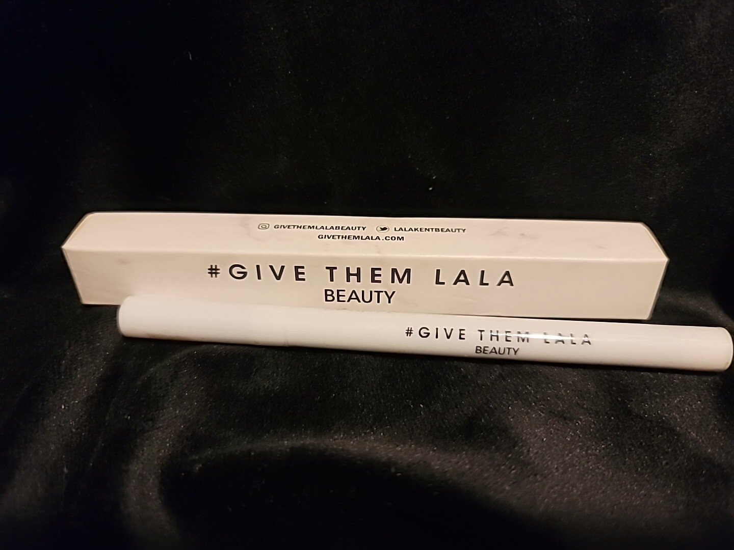 NIB Give Them Lala Beauty Showstopper Highlighter Glow and Eyeliner Black SEALED