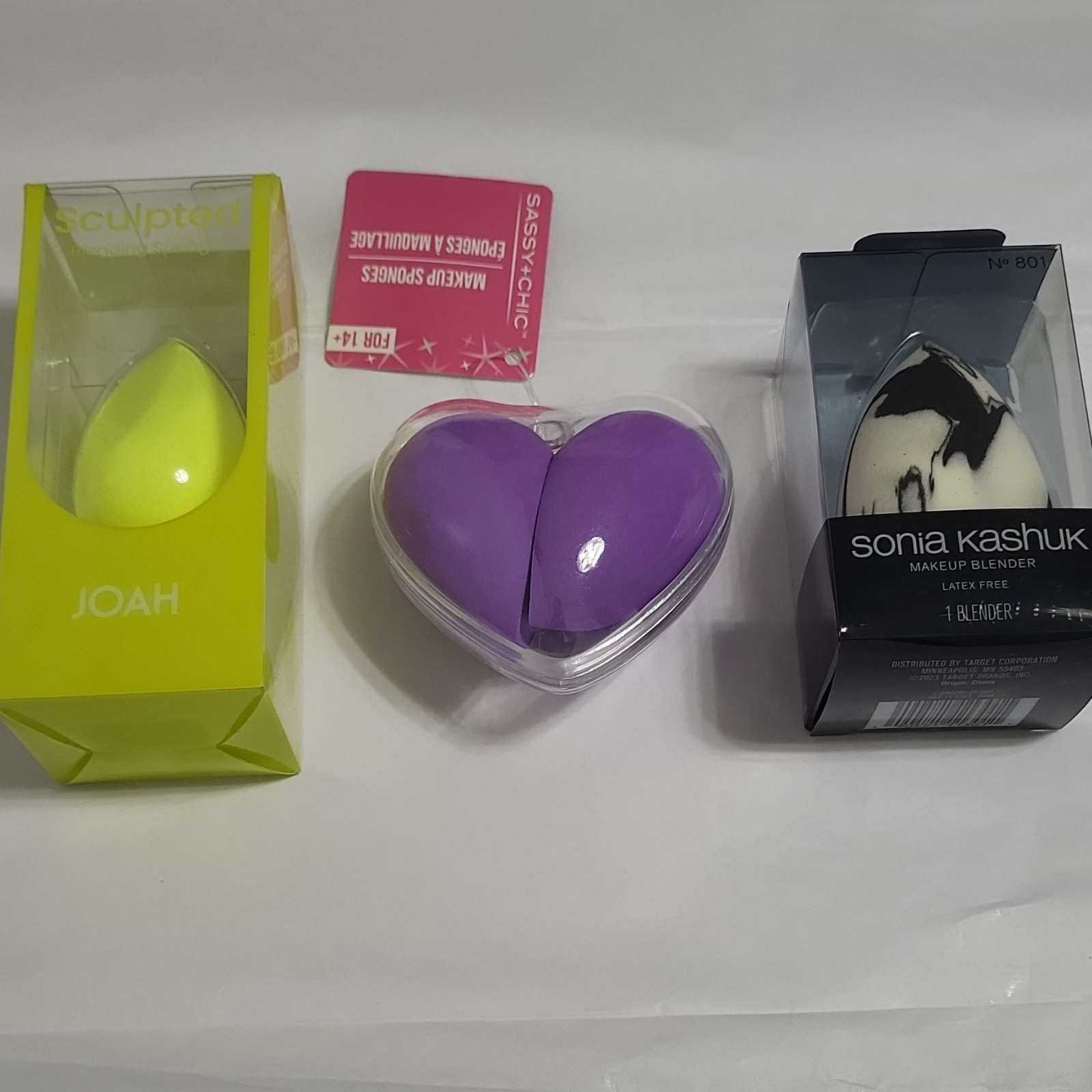 1 JOAH , 1 SONIA KASHUK and 2 SASSY + CHIC Makeup Blenders