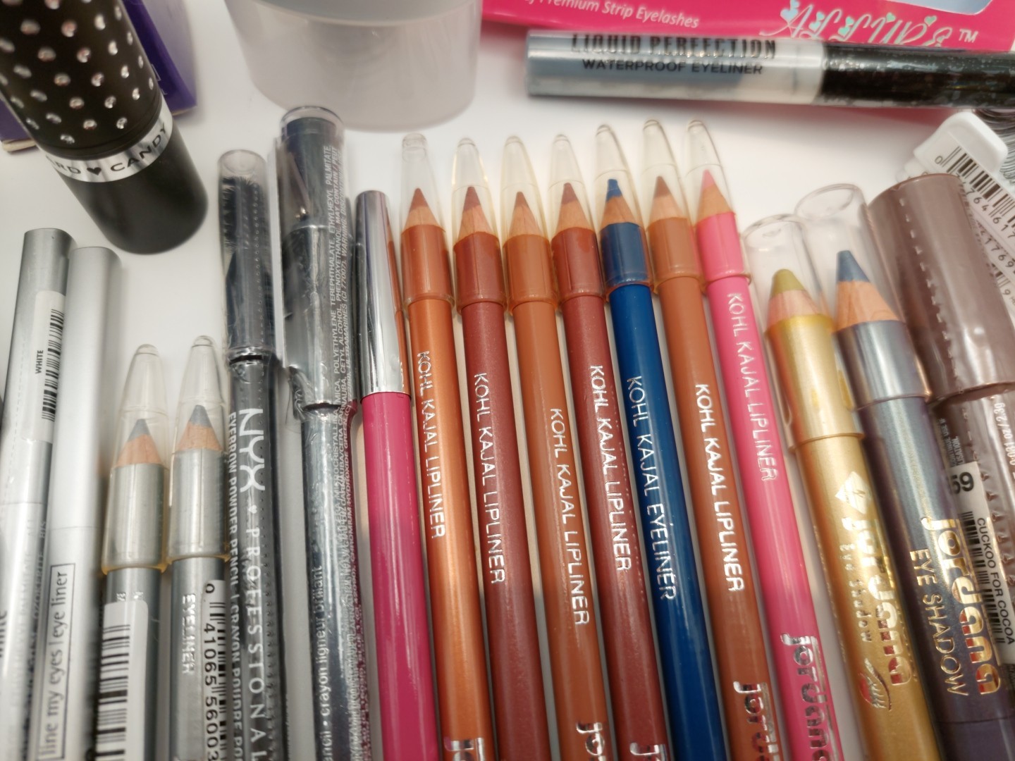 30 Piece Mixed Makeup & Personal Care Bundle – New