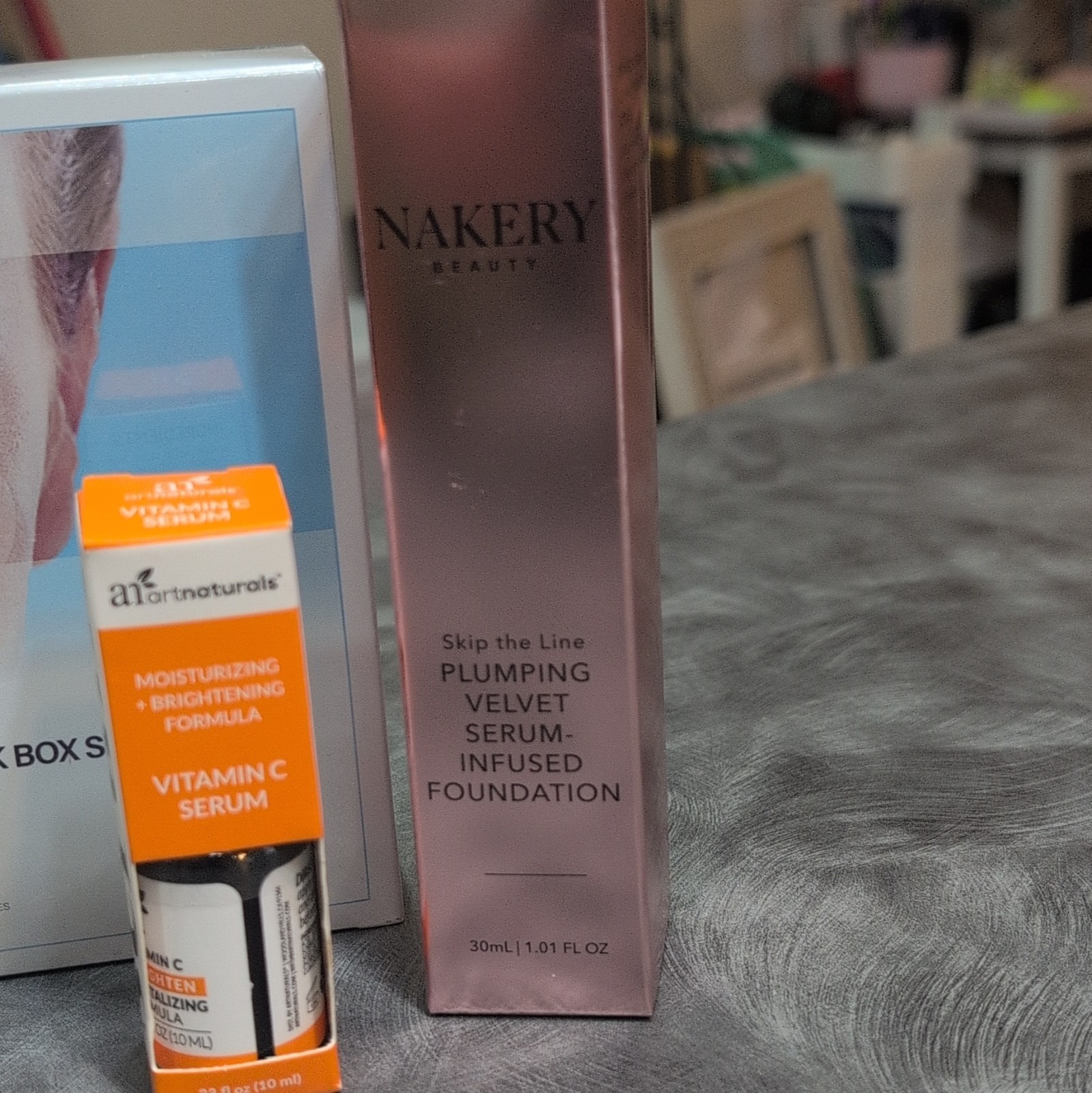 Mixed Brands Beauty Lot-UMIDEX Eye Mask, ArtNaturals Vit C, NAKERY Foundation