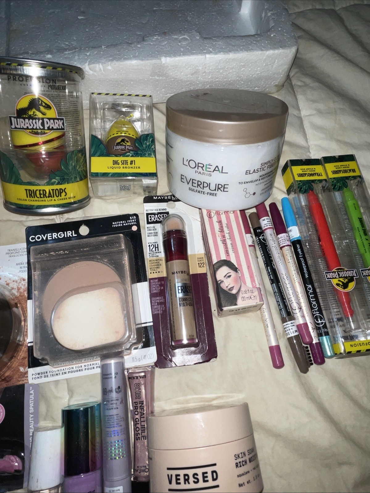 24 Piece Mixed Makeup Lot Revlon L’Oréal Flormar Covergirl Versed Blossom A