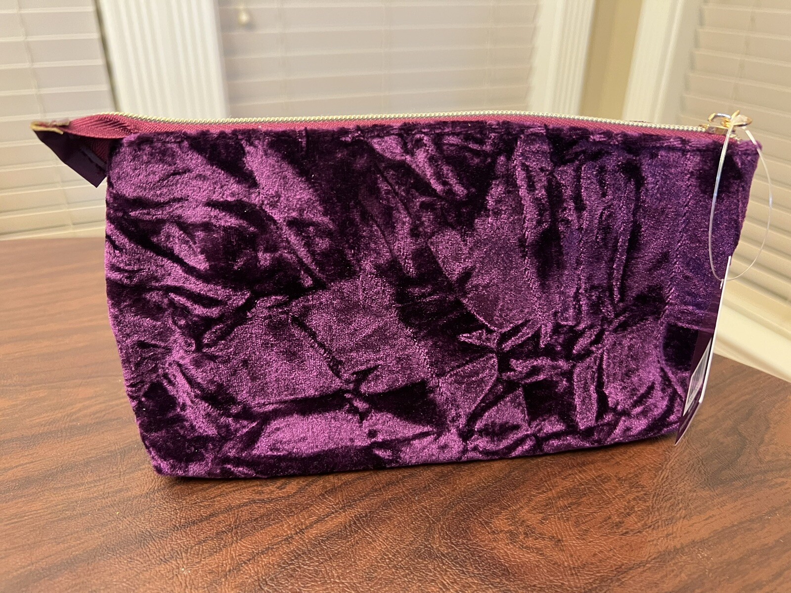 NEW- Ulta Beauty 6-Piece Makeup Samples Gift Set With Bag Purple