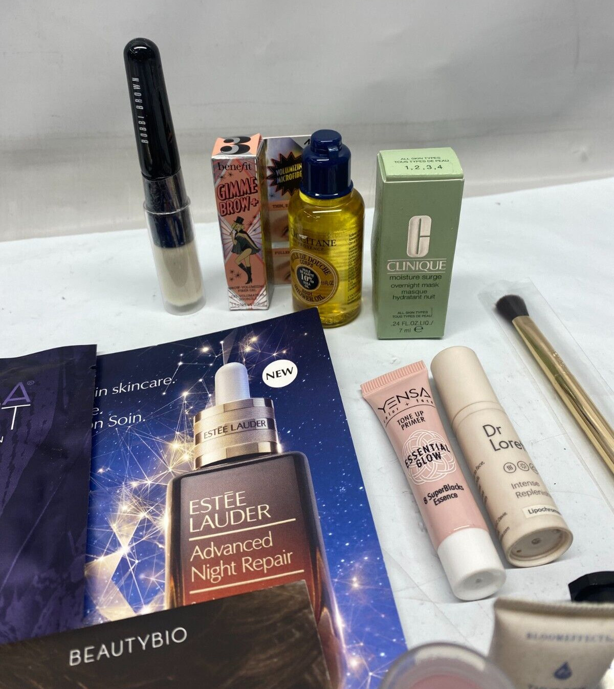 Mixed Makeup Beauty Lot – 19 Sample Pieces – Clinique, Estee Lauder, benefit etc