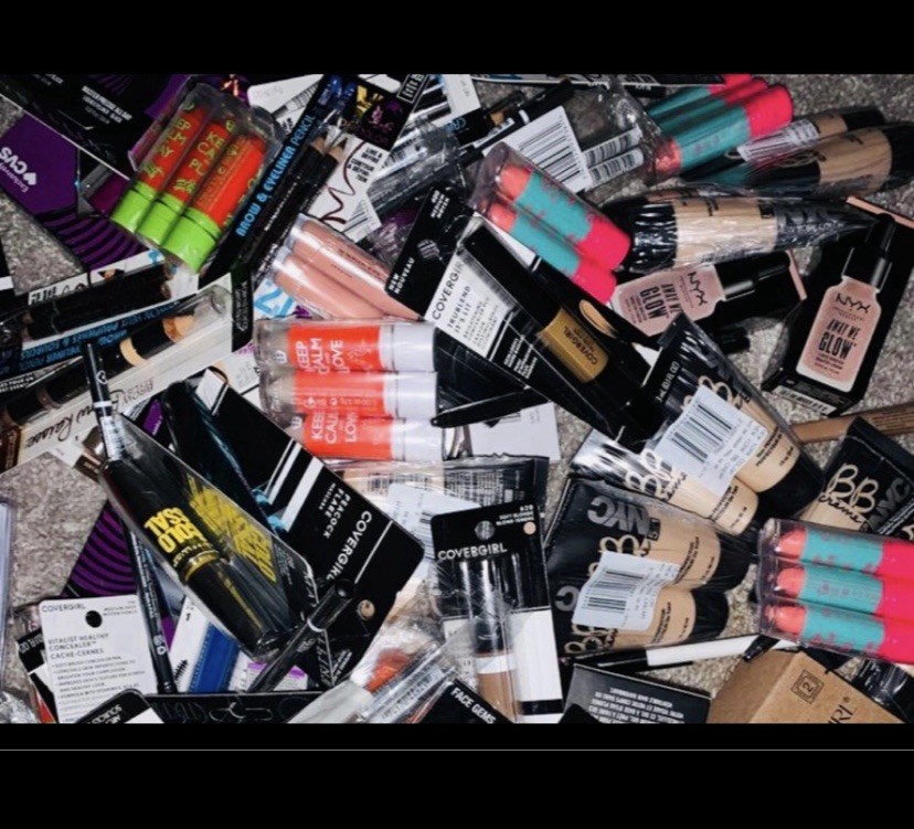 Wholesale Mix Lot Of 25 Pieces New Makeup 💄
