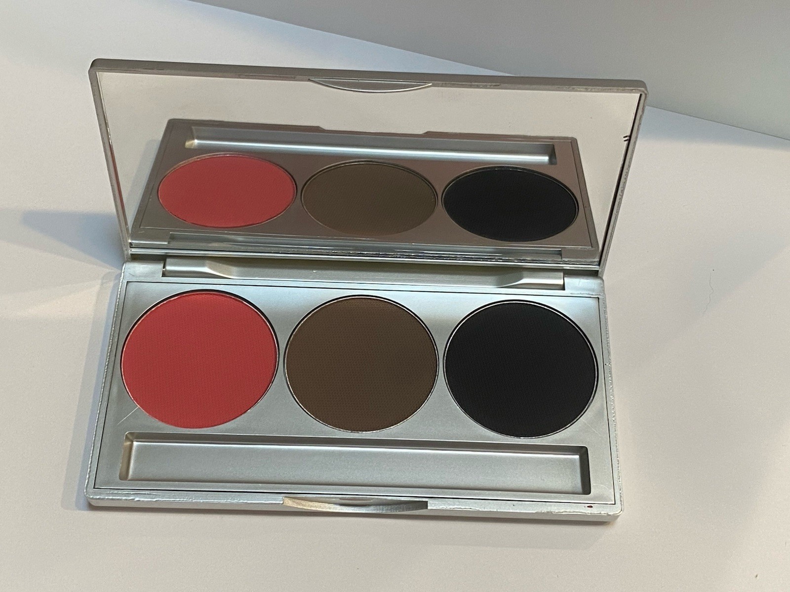 NEW KRYOLAN MAKEUP 3 COLOR BLUSHER & SHADOW KIT R6 + SUDAN + DEEP BLACK ART 5193