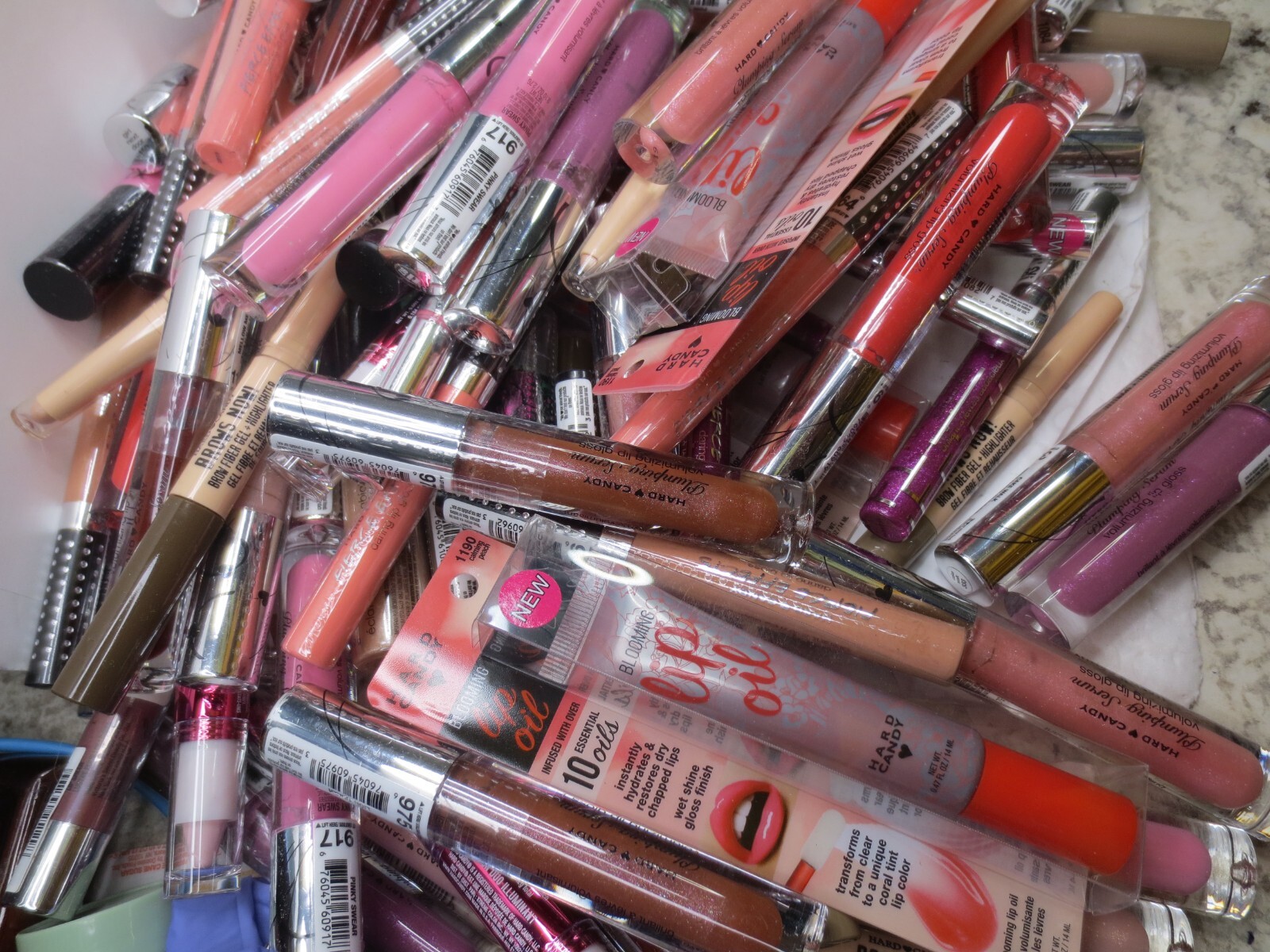 HARD CANDY 10 PC MIXED LIP & HIGHLIGHTING PRODUCTS – GLOSSES, OILS, BALMS & etc.