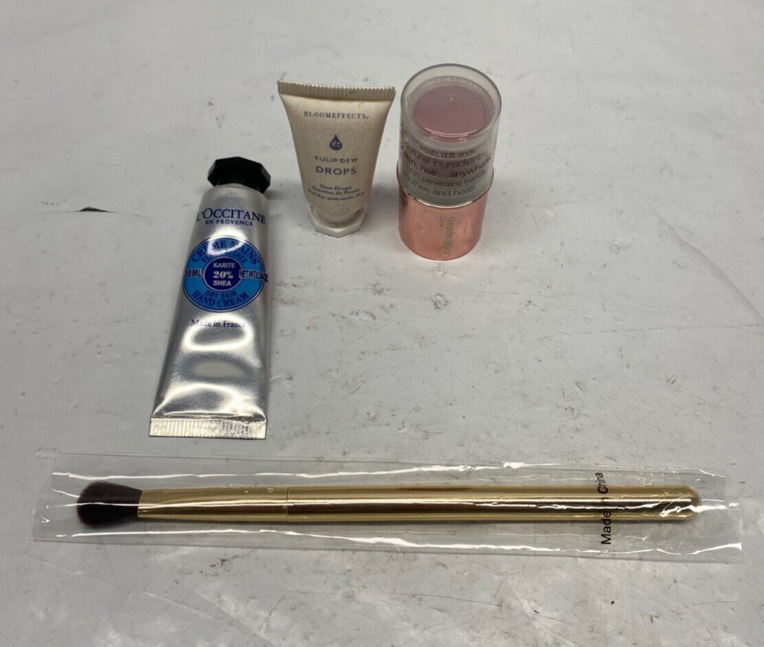 Mixed Makeup Beauty Lot – 19 Sample Pieces – Clinique, Estee Lauder, benefit etc
