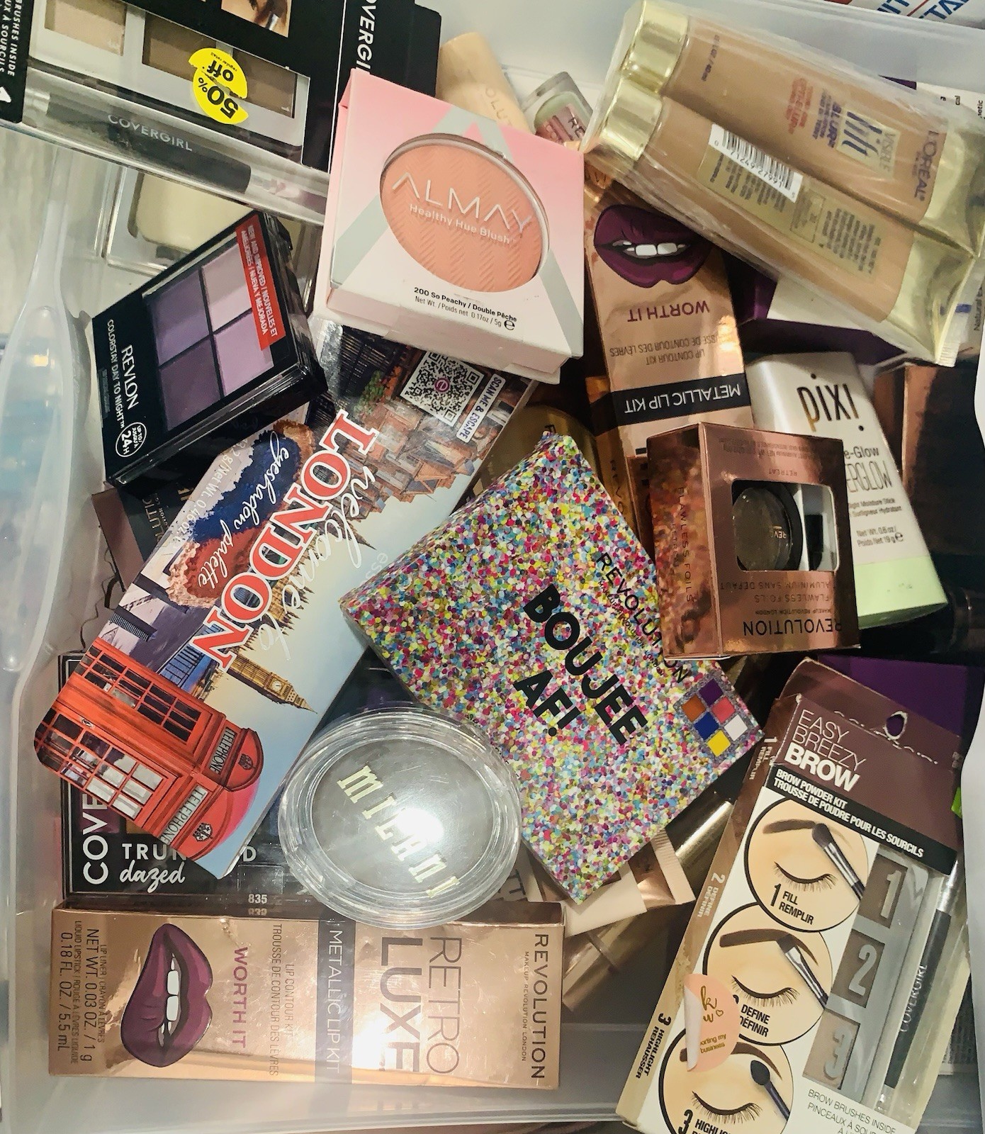 25 Piece Name Brand Mixed Makeup Wholesale CoverGirl, Maybelline, L’Oreal, Etc