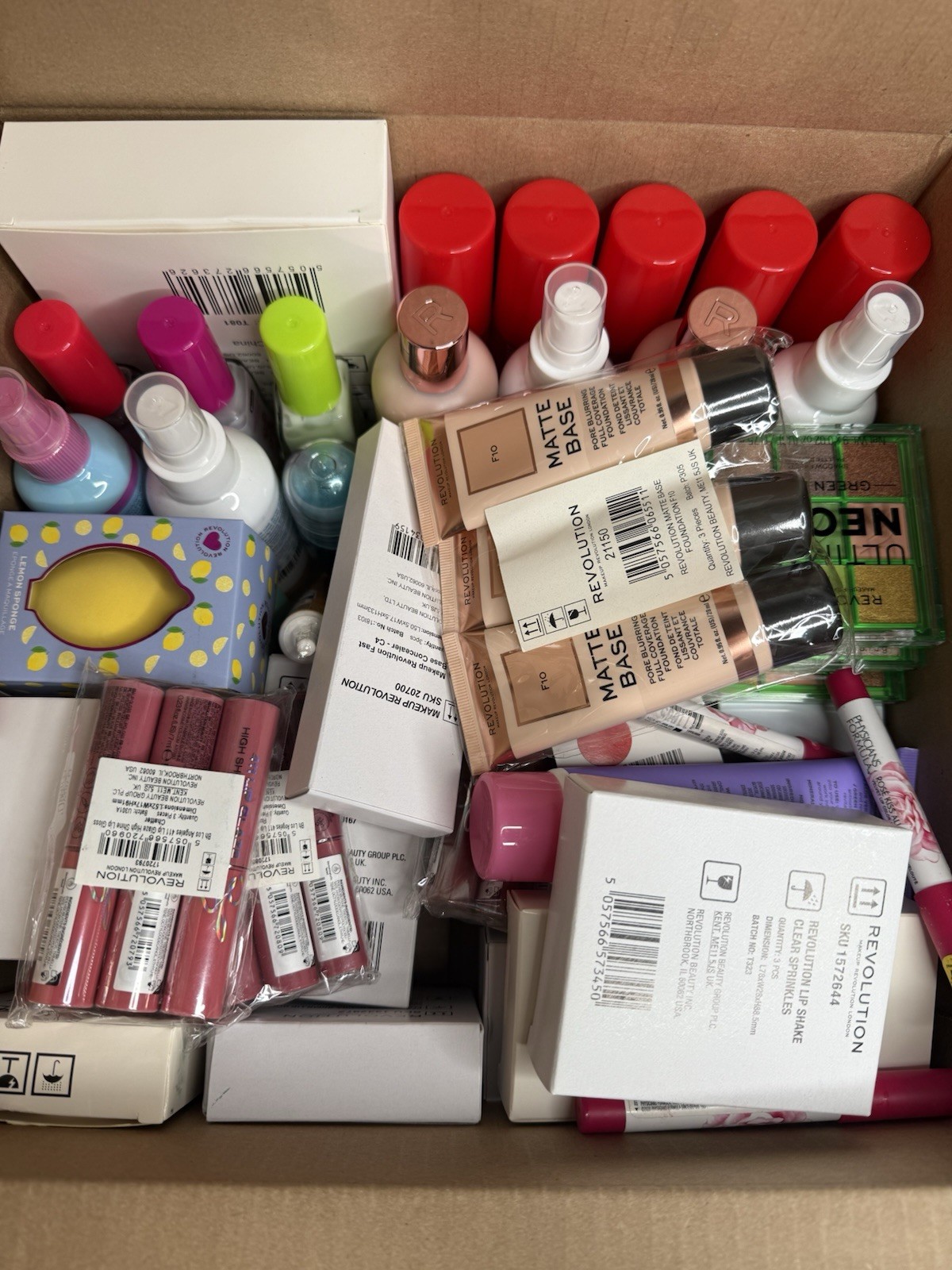 makeup box sorted (100) mixed box with 80% revolution makeup