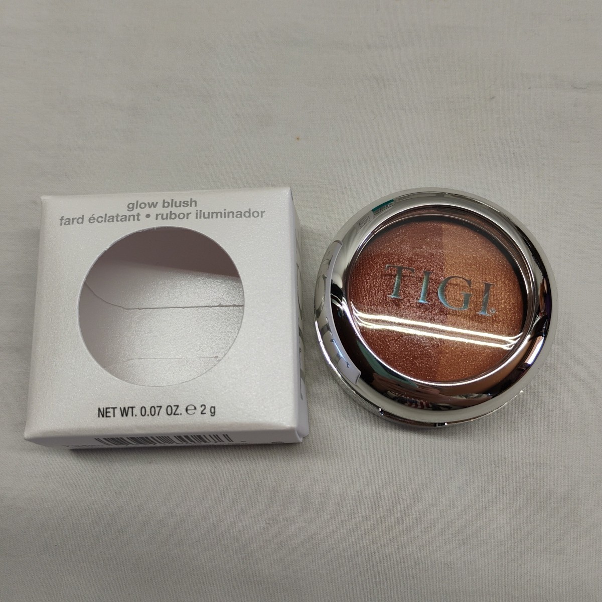 Tigi Professional Cosmetics 5pc Lot Eye Maker Up Remover Foundation Eye Shadow