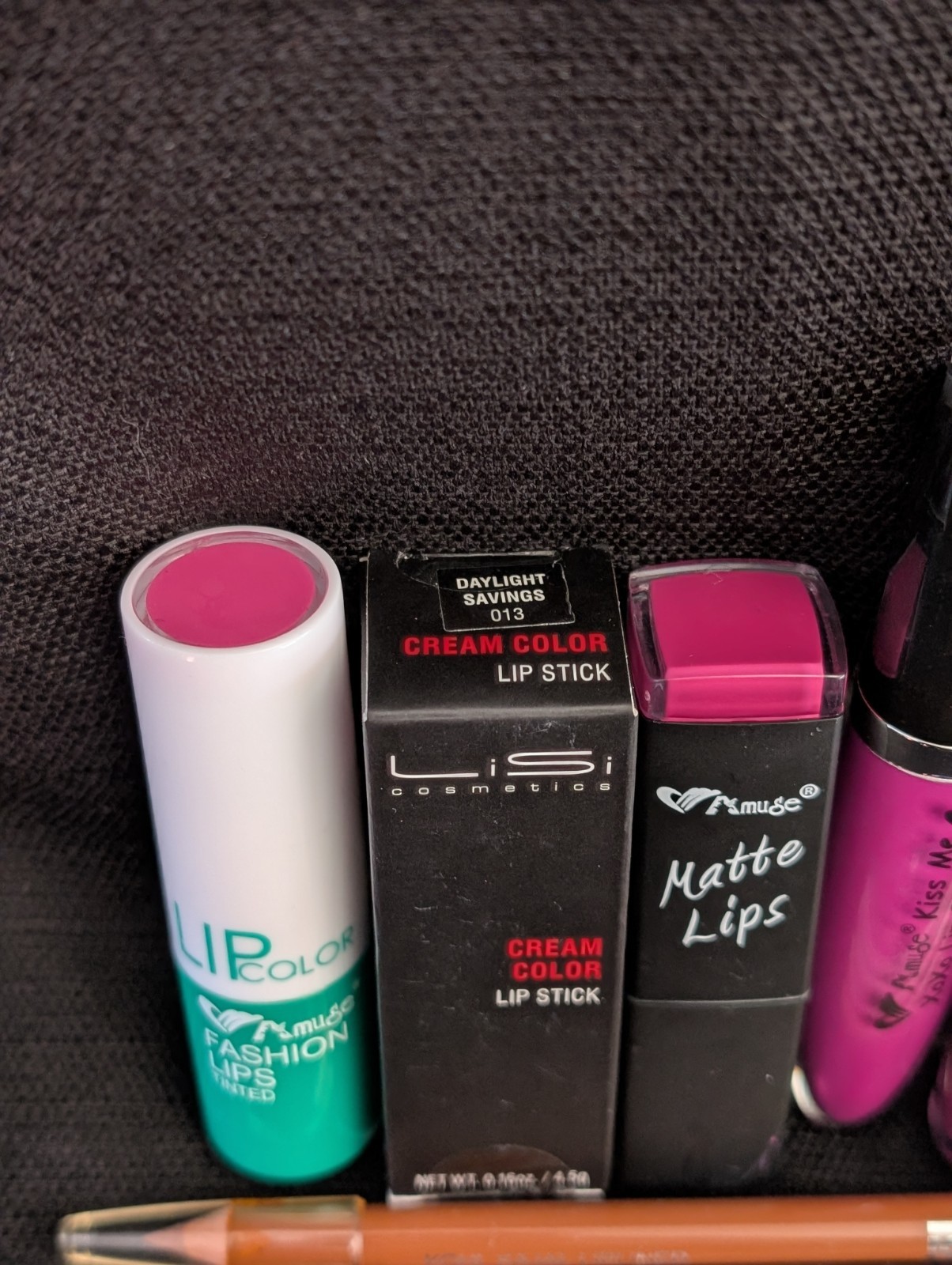 Assorted LIP MAKEUP BEAUTY Bundle Lot-12 PCS-New/Discontinued-Lot6