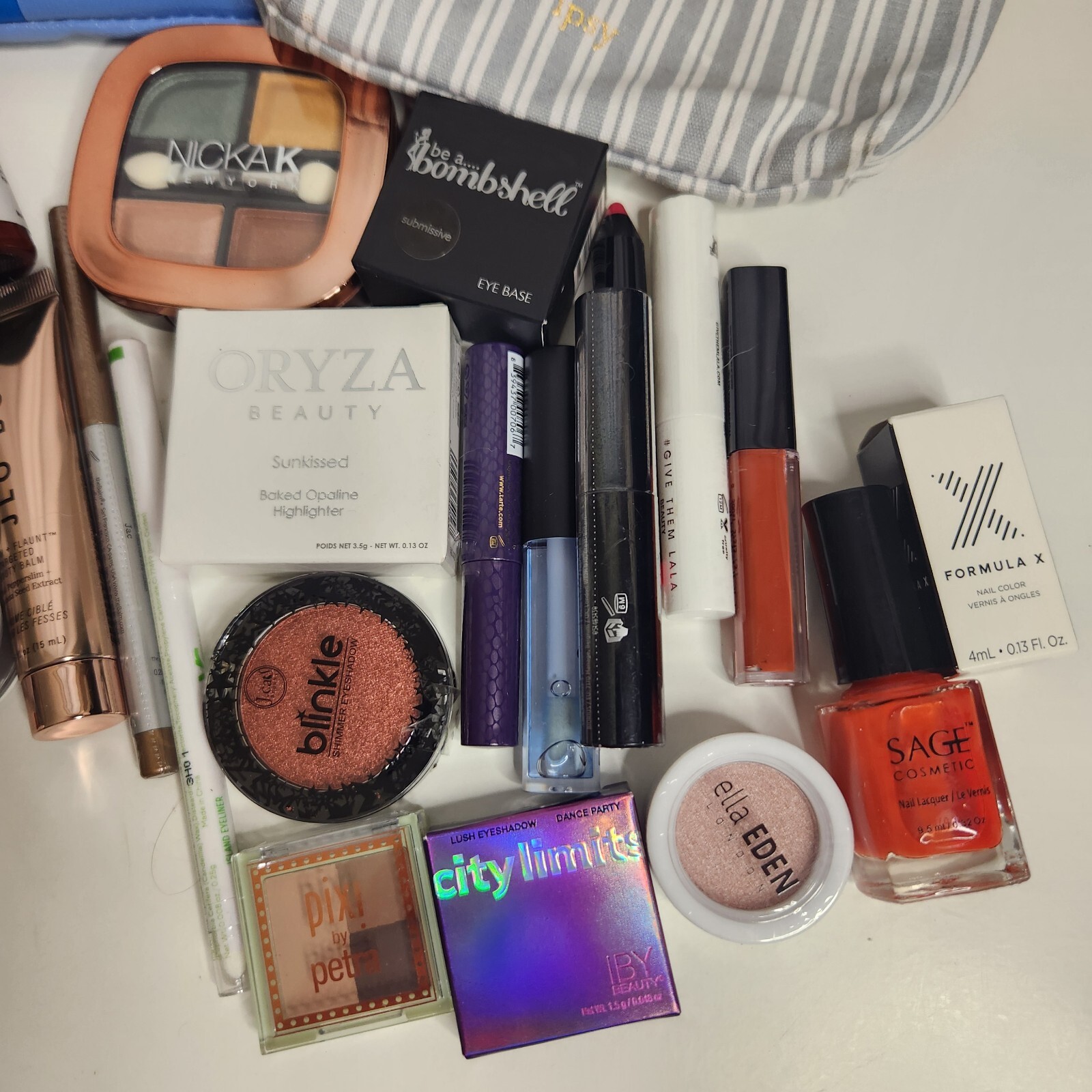 Ipsy Bundle 20+ Pieces Makeup Skincare Deluxe Samples Bags
