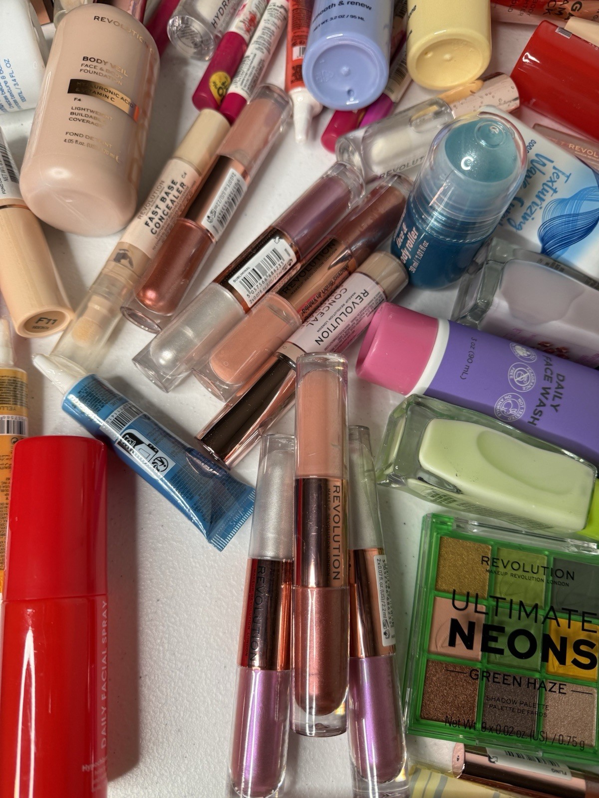 makeup box sorted (100) mixed box with 80% revolution makeup