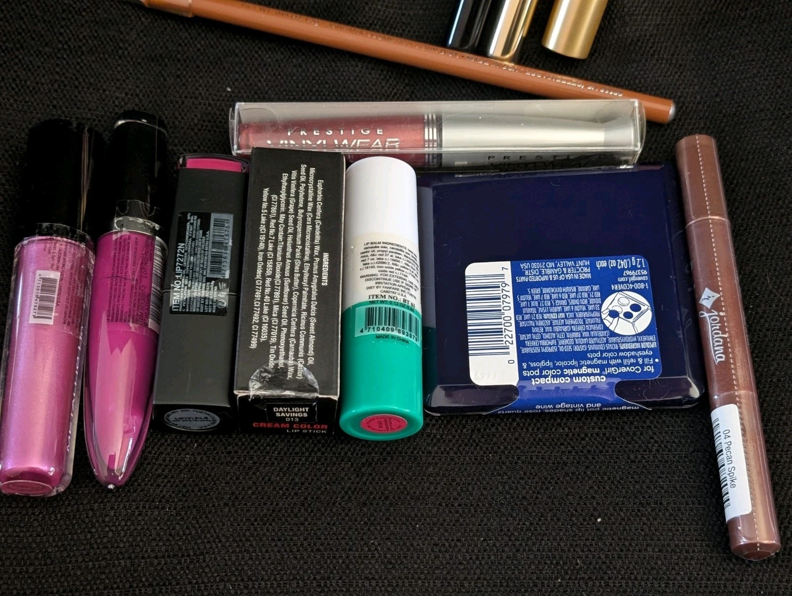 Assorted LIP MAKEUP BEAUTY Bundle Lot-12 PCS-New/Discontinued-Lot6