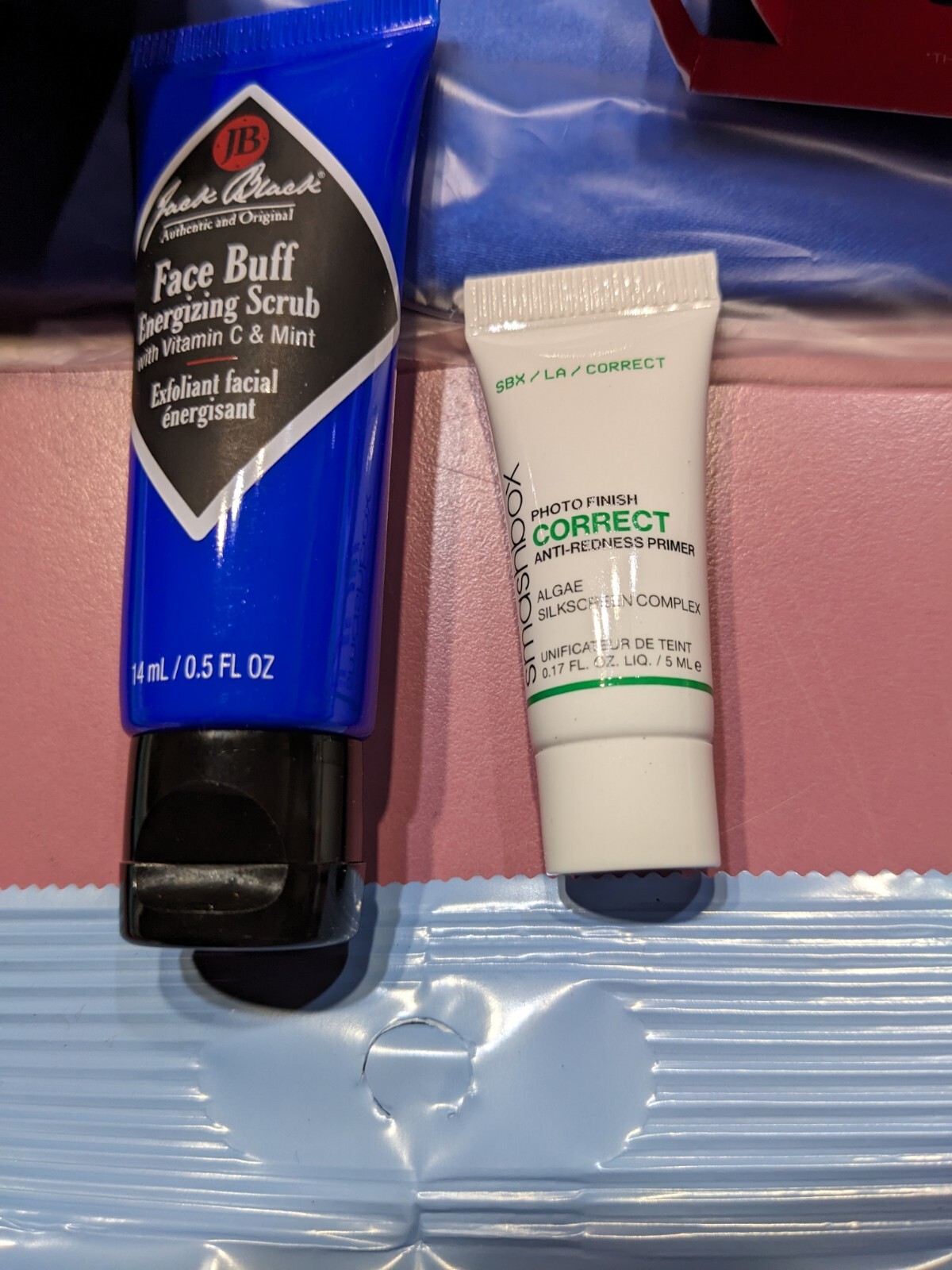 30 Piece Gift Bag Mixed Lot (7) Fragrance, Face Serums, Moisturizer, Exuviance
