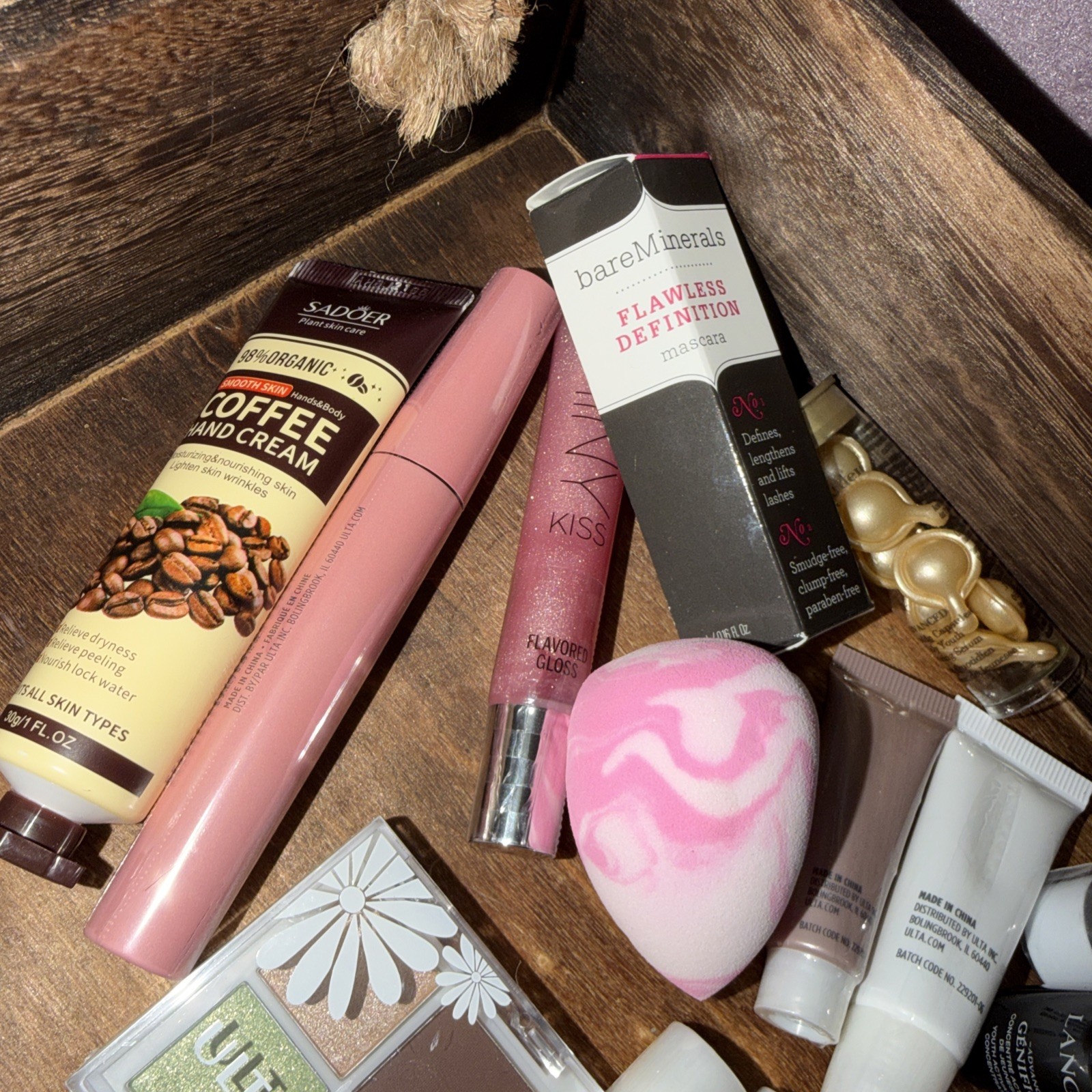 Lot 20 Deluxe / Travel Size Hair,Skin Care, Makeup Beauty Product Samples Bag HH