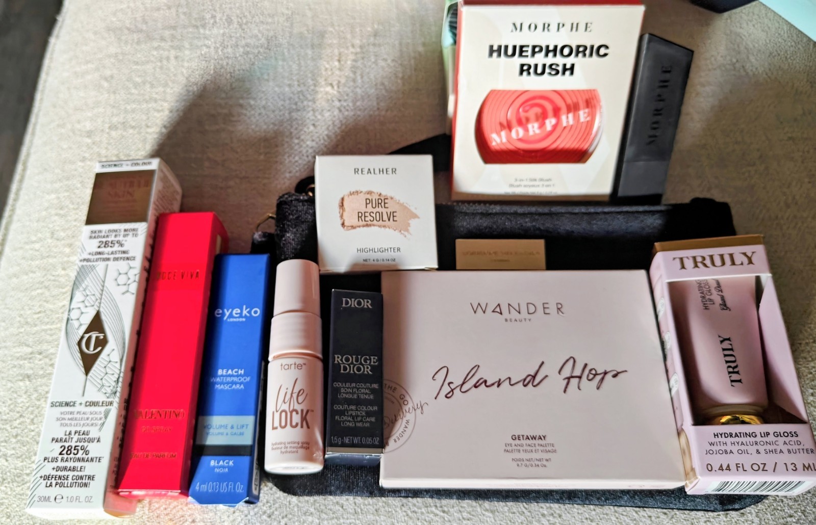 Beauty Bundle Feat: Morphe, Tarte,Wander,Dior,CT,Truly+ Valentino Voce Viva 10ml