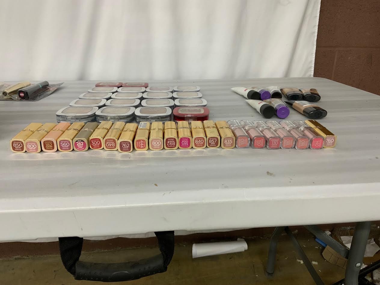 100 X L’Oreal Mixed Makeup Lot Assorted Infallible/Tru Match Other Mixed View
