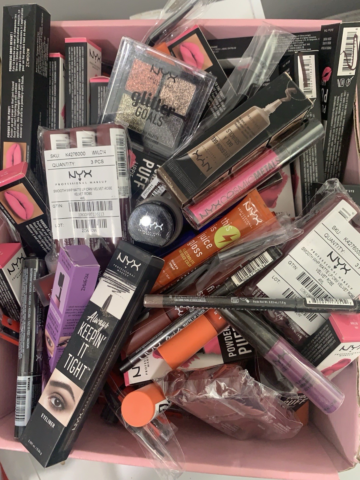 NYX PROFESSIONAL MAKEUP ASSORTED PROUDACTS, 10 UNITS