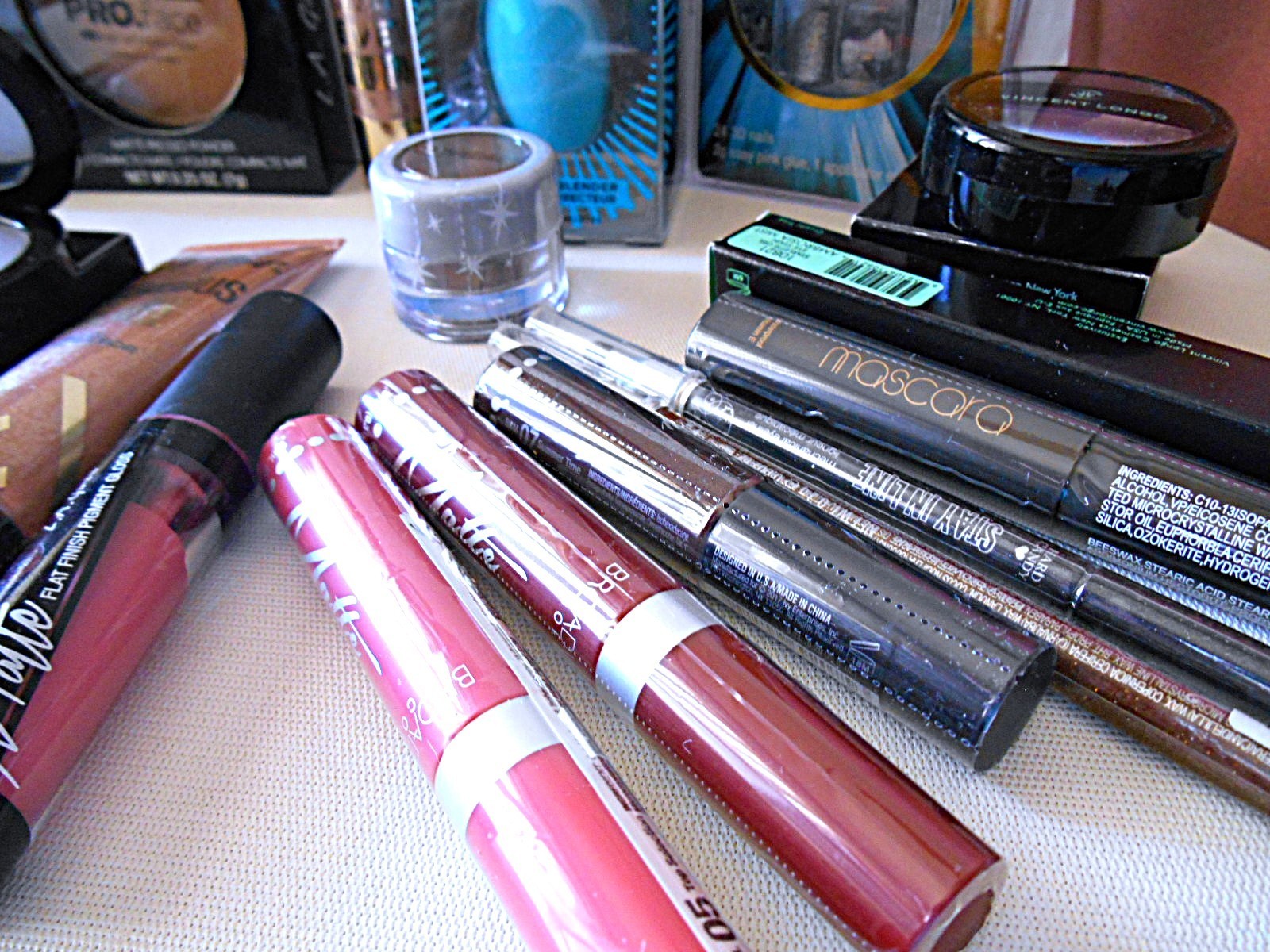 20 Piece Mixed Makeup Lot -Full Size – Tan M30