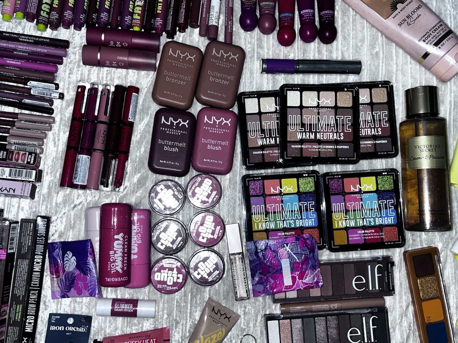 Beauty Mystery Box – 15 +5Makeup Items | Elizabeth Arden, Revlon, Almay & More