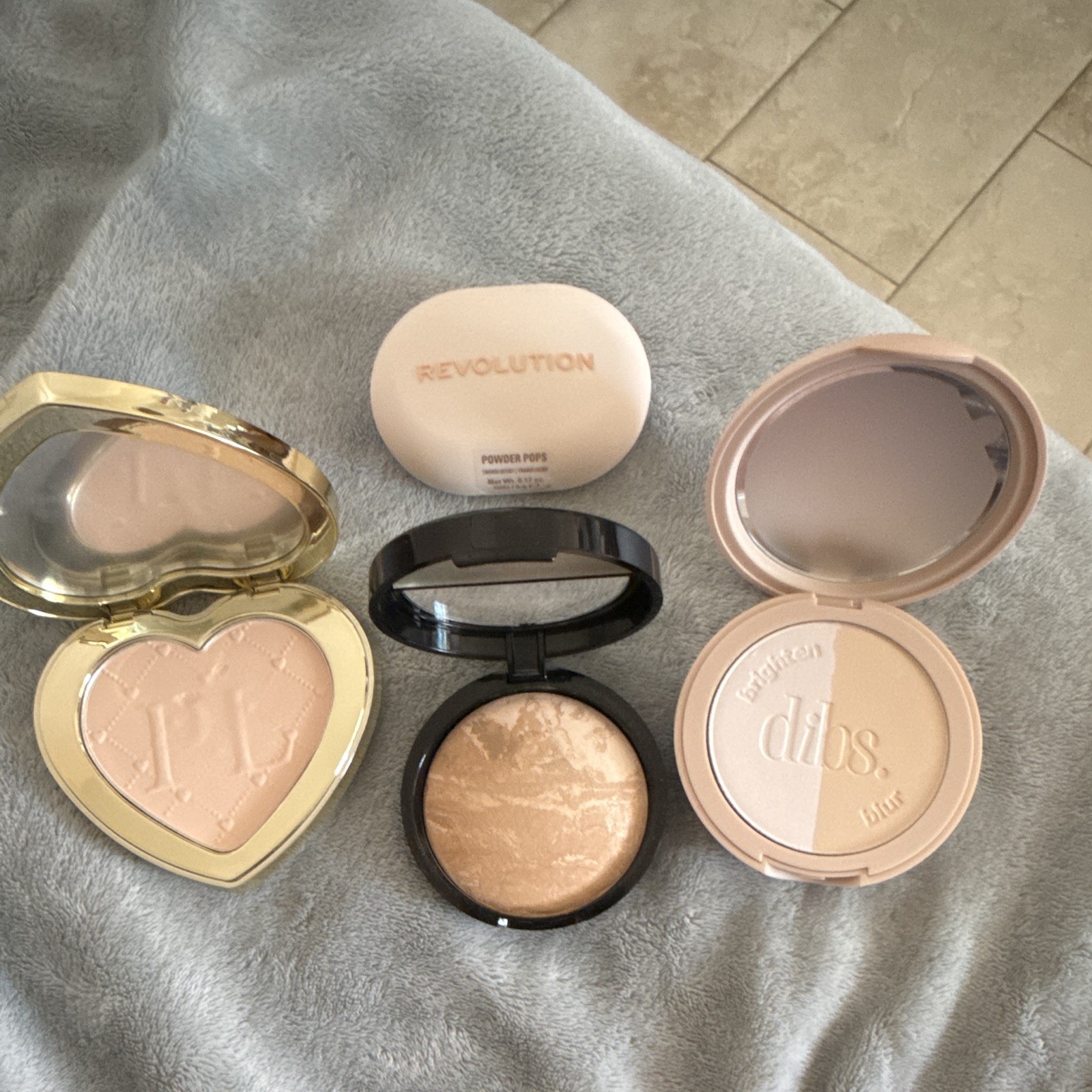 Mixed Brands Travel Size Powder Lot: P.Louise Petal + Laura Geller Light + Dibs