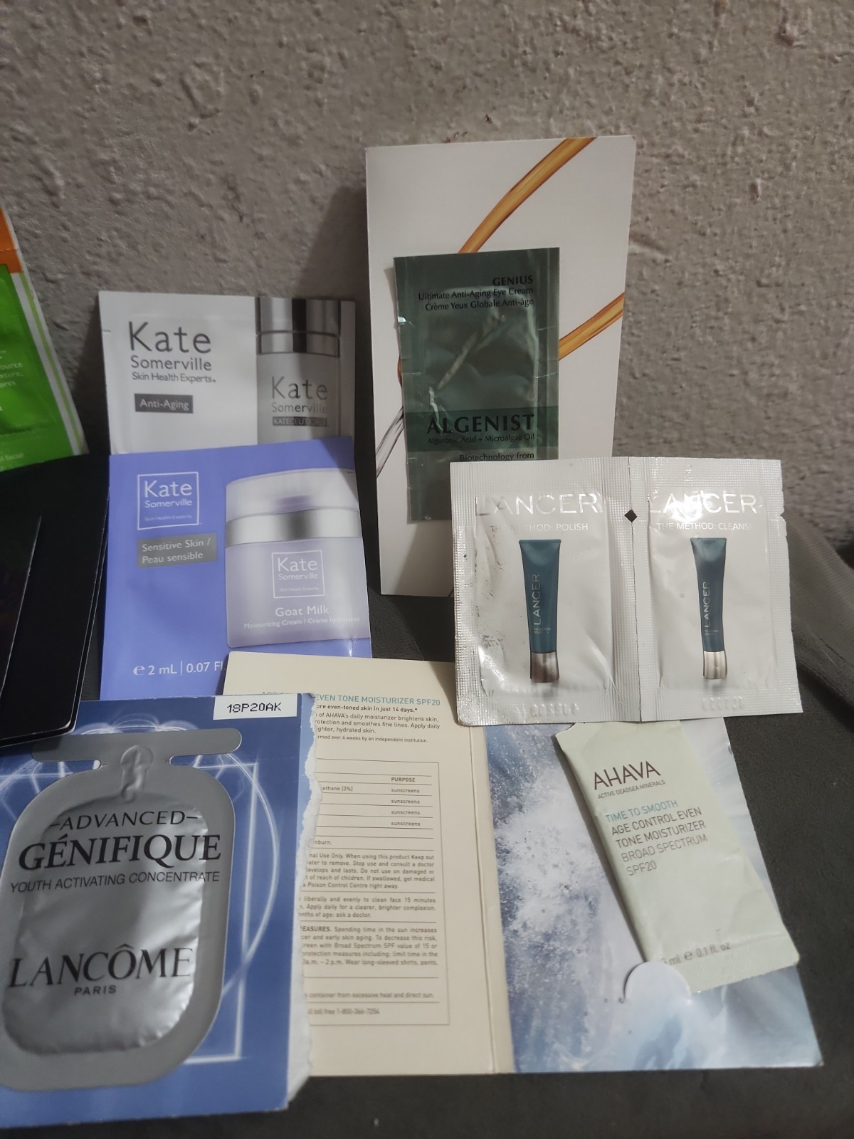 LOT OF 10 HIGH-END SKINCARE SAMPLES PACKETS