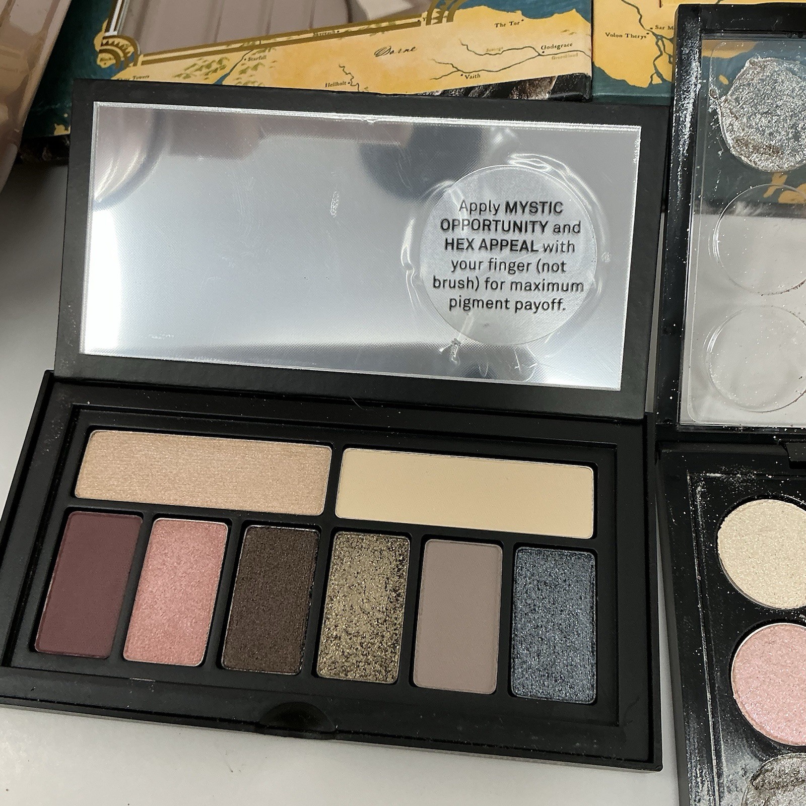 Premium Makeup Case Set Eyeshadow Palettes Kit Spray Jewelry Bundle