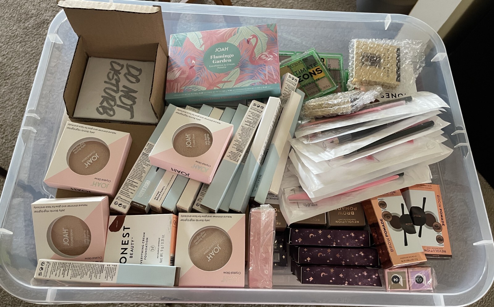 Mixed Makeup Wholesale Lot!! Revolution, BH, Joah, Revlon and More!!! 💄