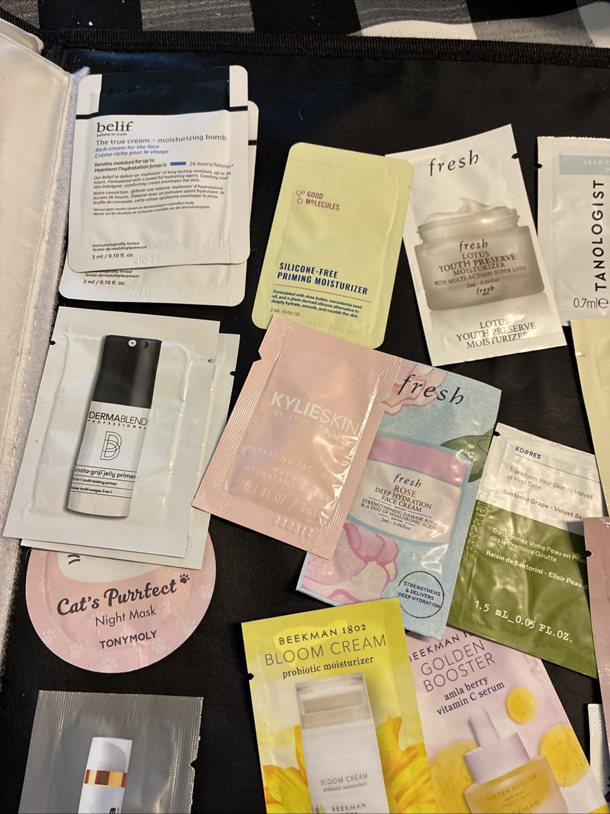 Lot 32 MAKEUP AND SKINCARE ASSORTMENT New