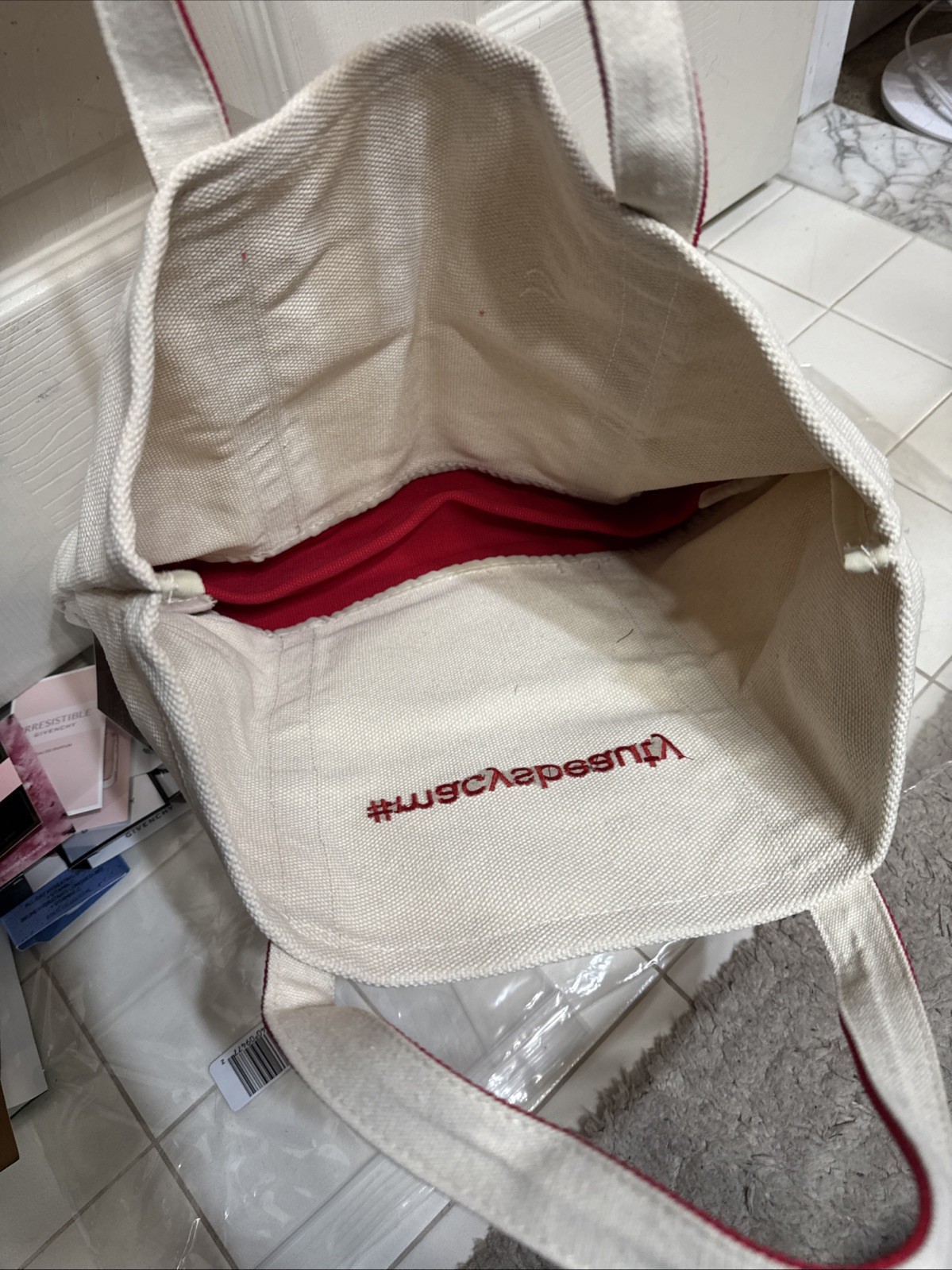 Macys 21pc Beauty Tote & Mixed Travel/Sample Set. NEW!
