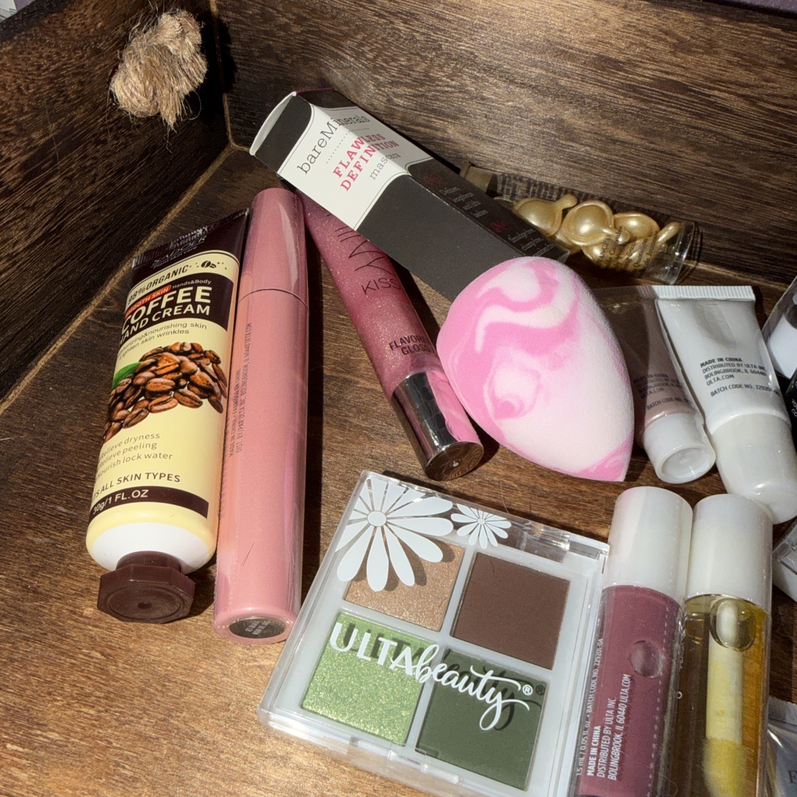 Lot 20 Deluxe / Travel Size Hair,Skin Care, Makeup Beauty Product Samples Bag HH