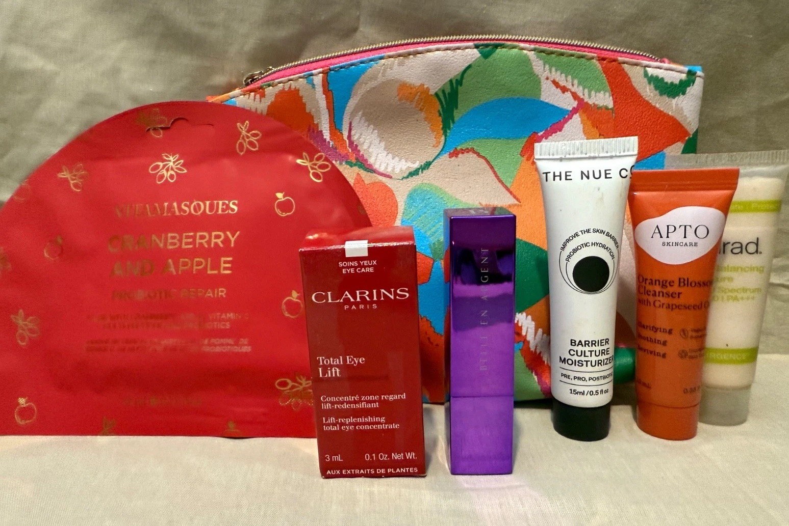 7-Piece Full-Size & Travel Beauty Bundle w/ Bag – Clarins, Murad, Belle en Argen