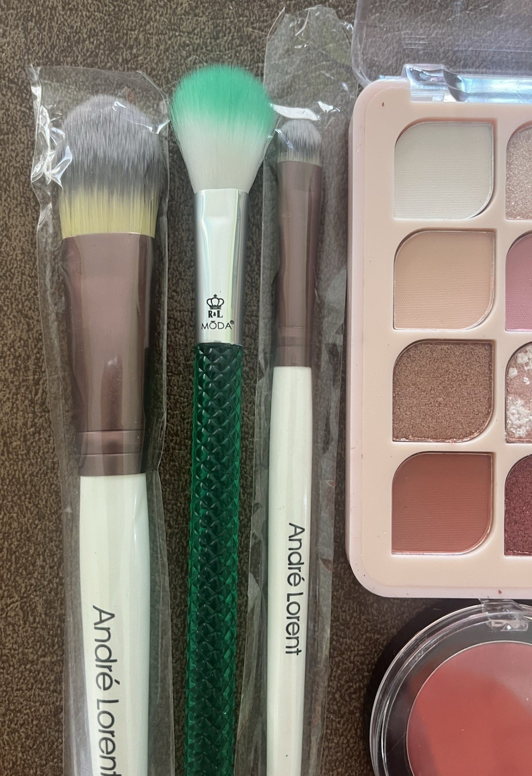 15-piece Full Size Makeup Lot Lips Eye Brushes Pencils Foundation Lashes Cheeks