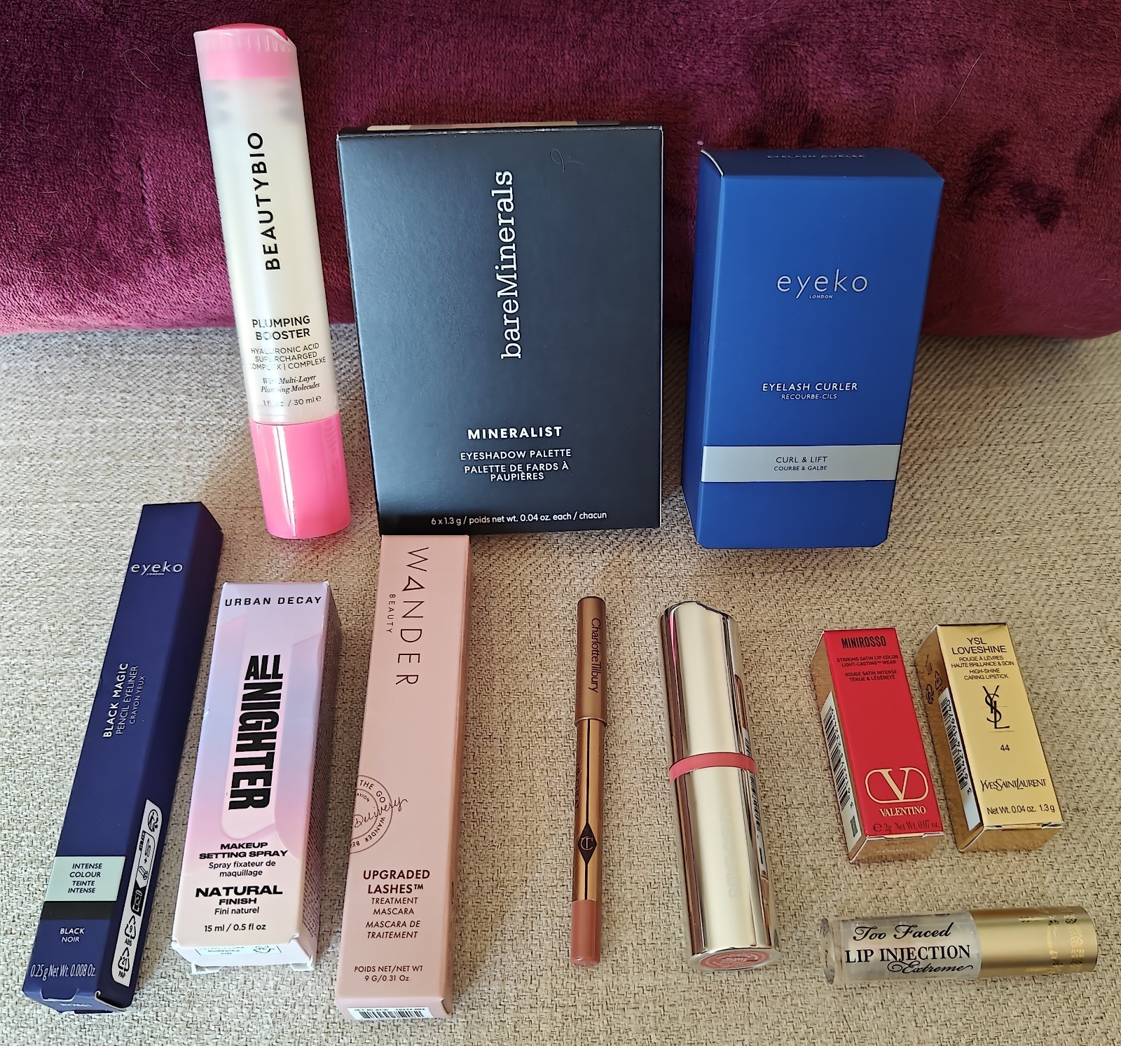 Beauty Bundle Feat: bareMinerals, Wander, Ysl, Valentino, Haus, C. Tilbury, UrbD