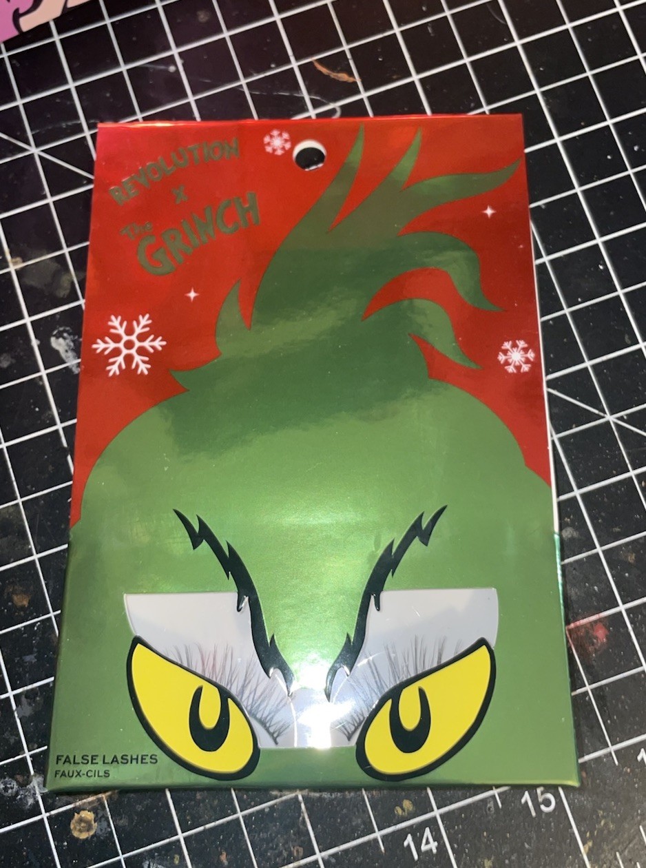 Revolution x The Grinch Makeup Lot Eyeshadow Liquid Set Lashes Sponge Gift Bow