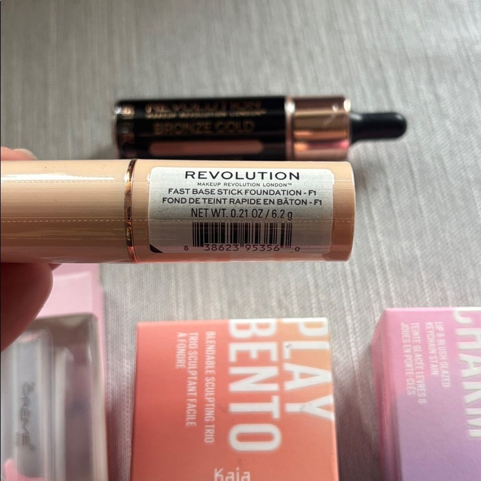 NWT New Light – Jeffree Star Revolution Kaja Makeup Bundle of 8 Items Light