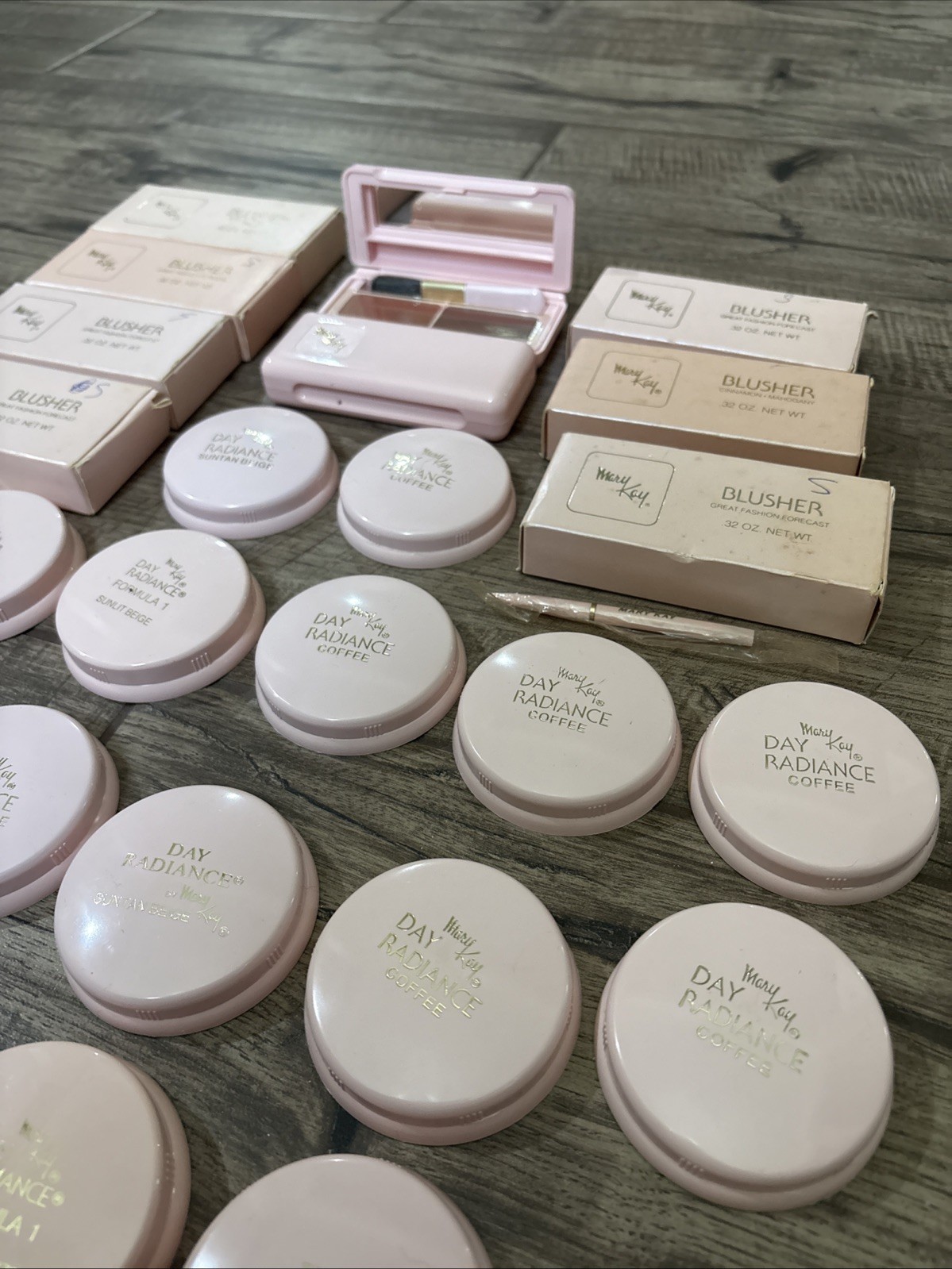 Vintage Mary Kay Day Radiance & Blusher Lot – Discontinued Pink Packaging