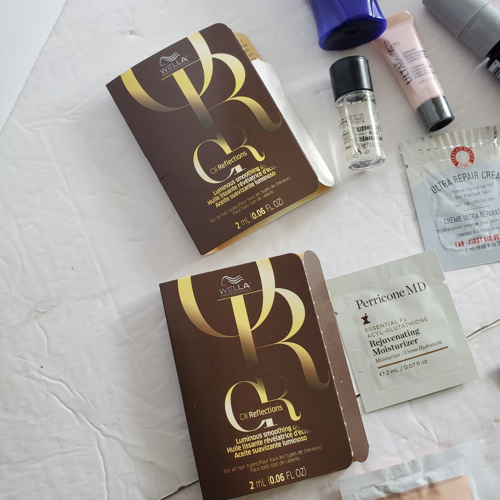 Lot of 20+ Deluxe/Travel/Sample Sized (Hair/Skin/Makeup/Perfume) Beauty Products