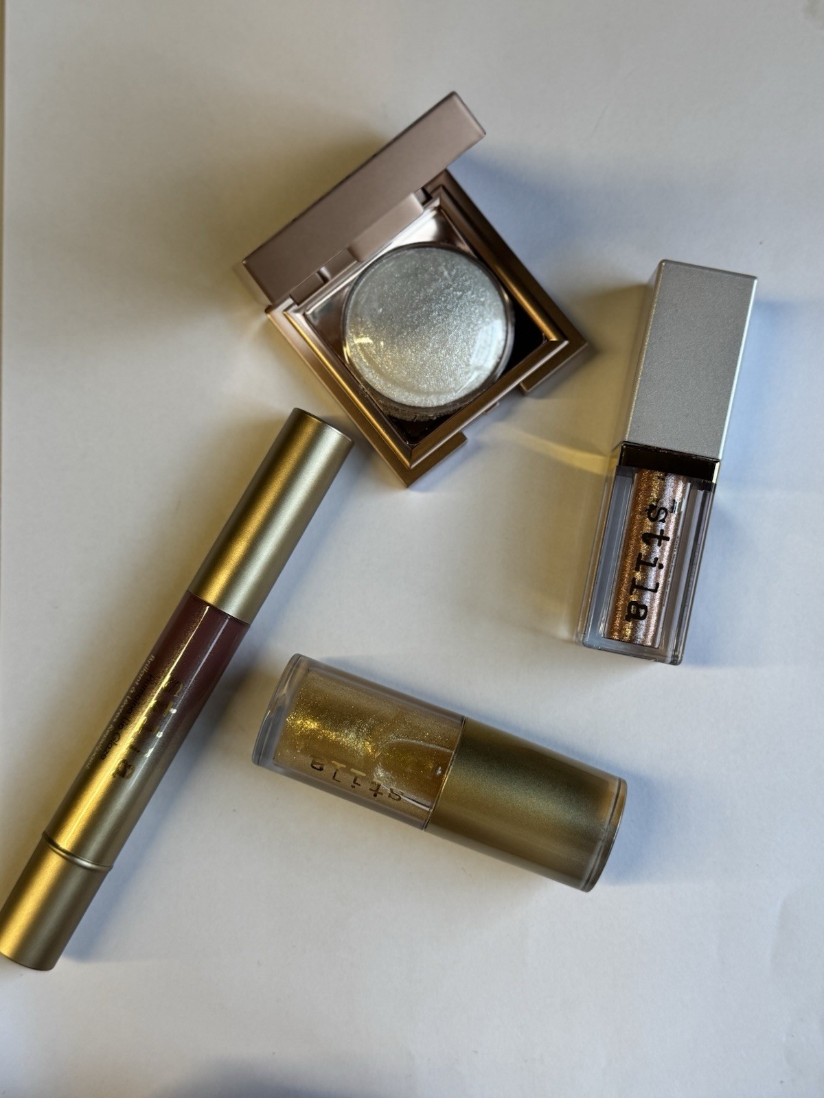 stila-Set 4pcs | Illuminator/Liquid Eye Shadow/Gel Iip Oil /Plumping Lip Glaze