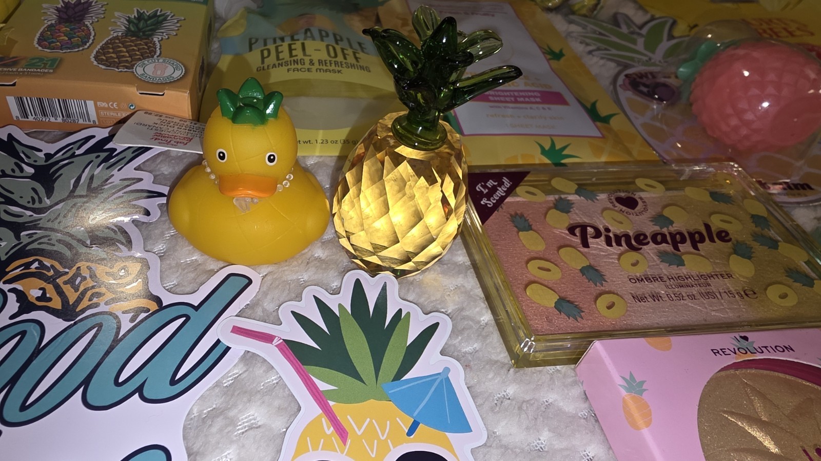 Pineapple 🍍 Lovers Gifts HUGE NEW LOT 17 Pcs Highlighter Crystal Paper Weight