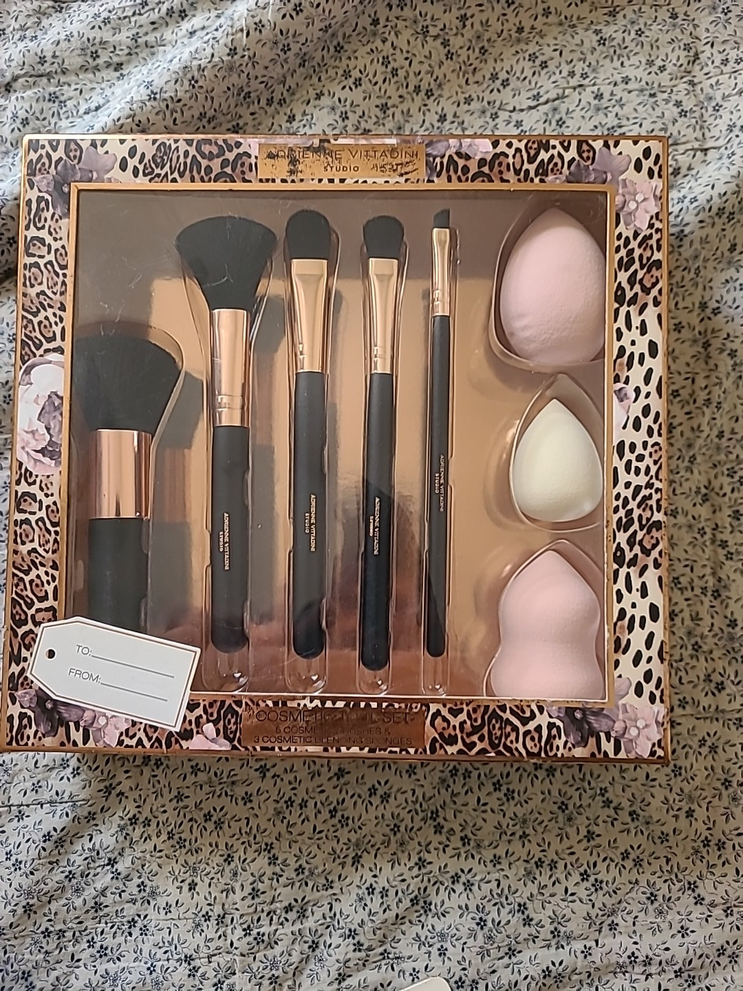 Makeup bundle lot 8 items total Rimmel Lrerabo loreal parris ETC look at photos